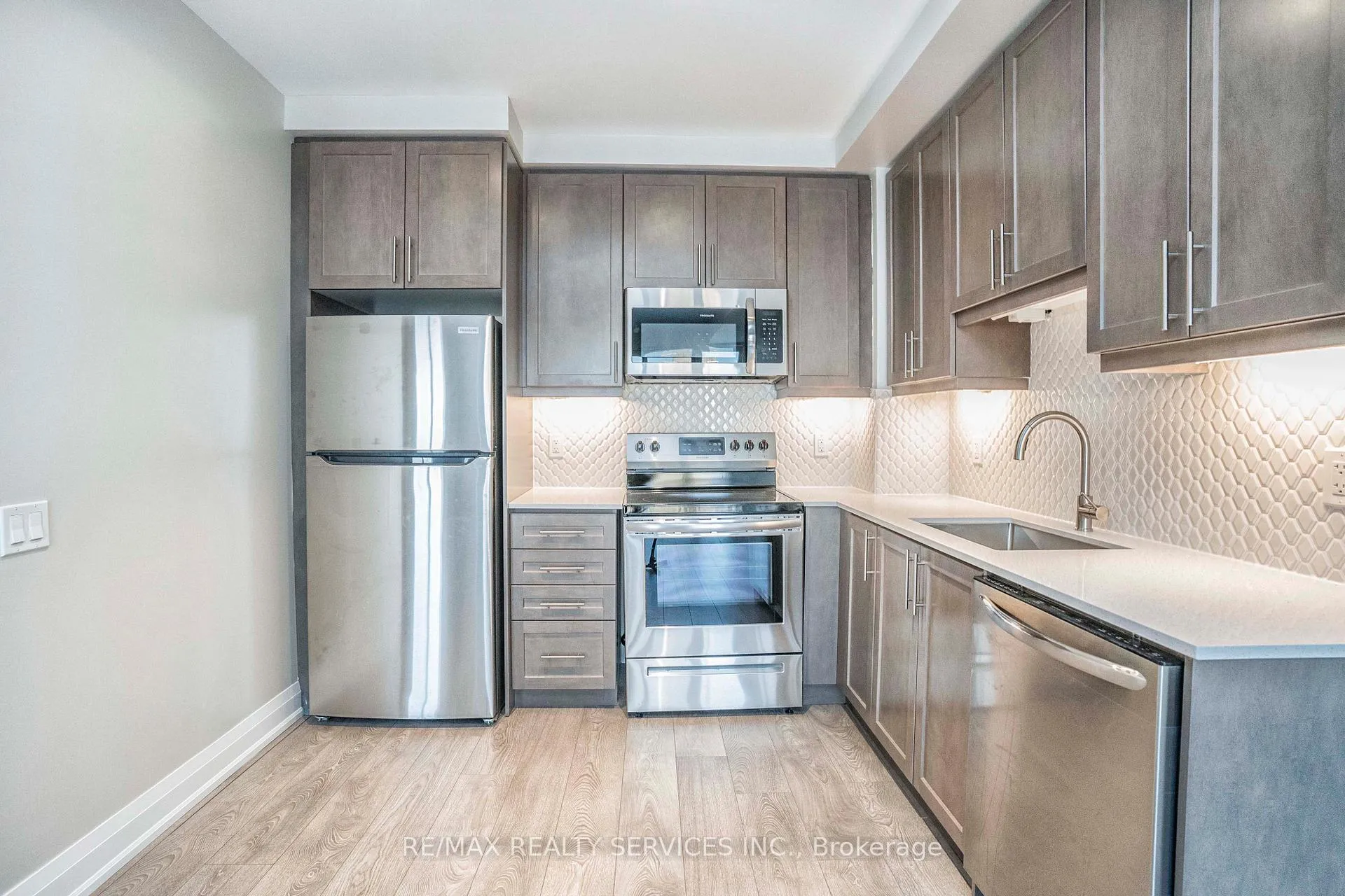 Photo 10 of Unit 2202, 15 Lynch Street, Brampton, Downtown Brampton — HOMEH
