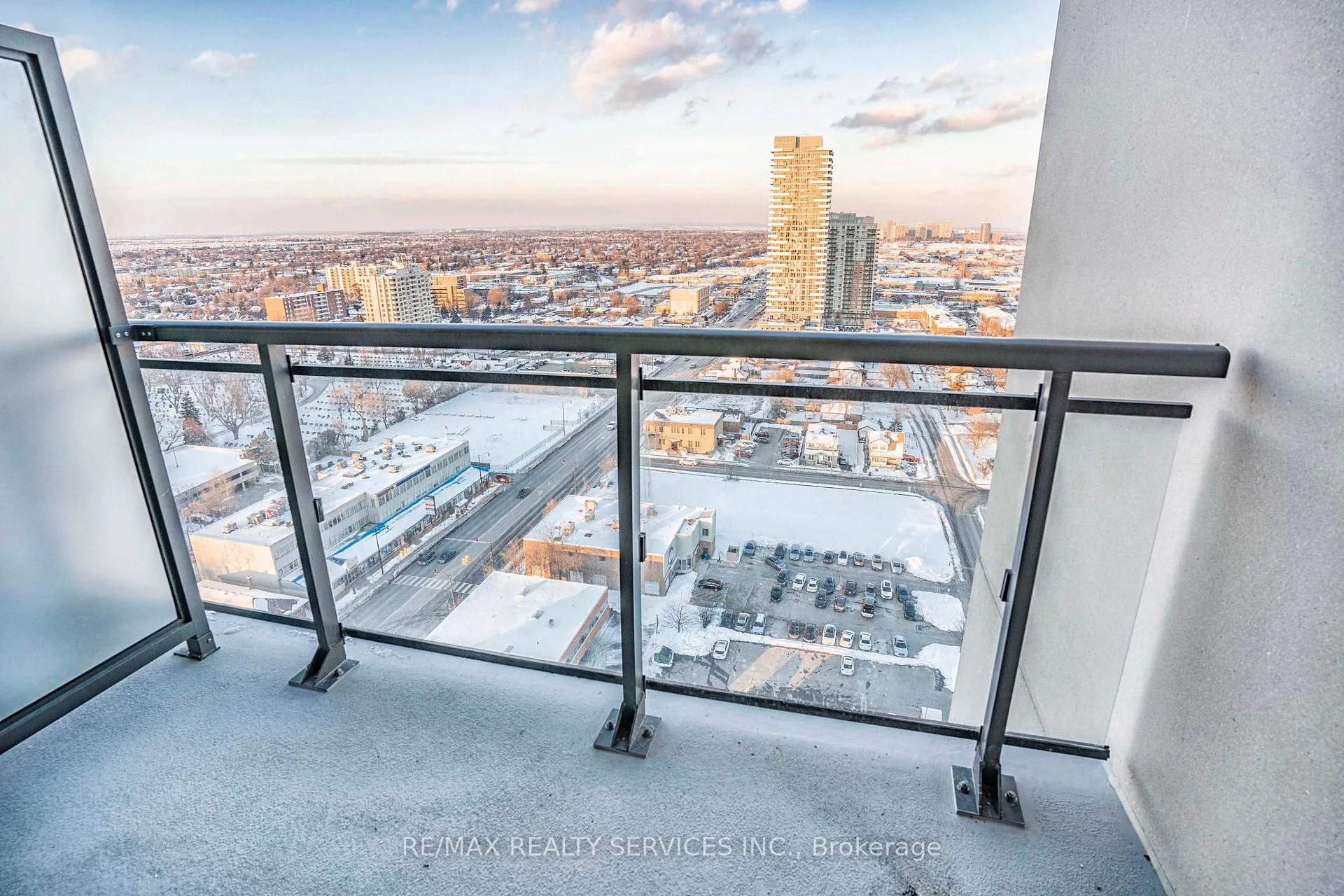 Photo 19 of Unit 2202, 15 Lynch Street, Brampton, Downtown Brampton — HOMEH