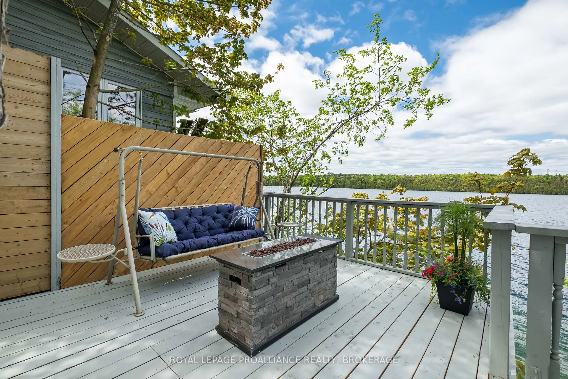 Photo 8 of 1020 Lark Lane, Frontenac, Frontenac South — HOMEH
