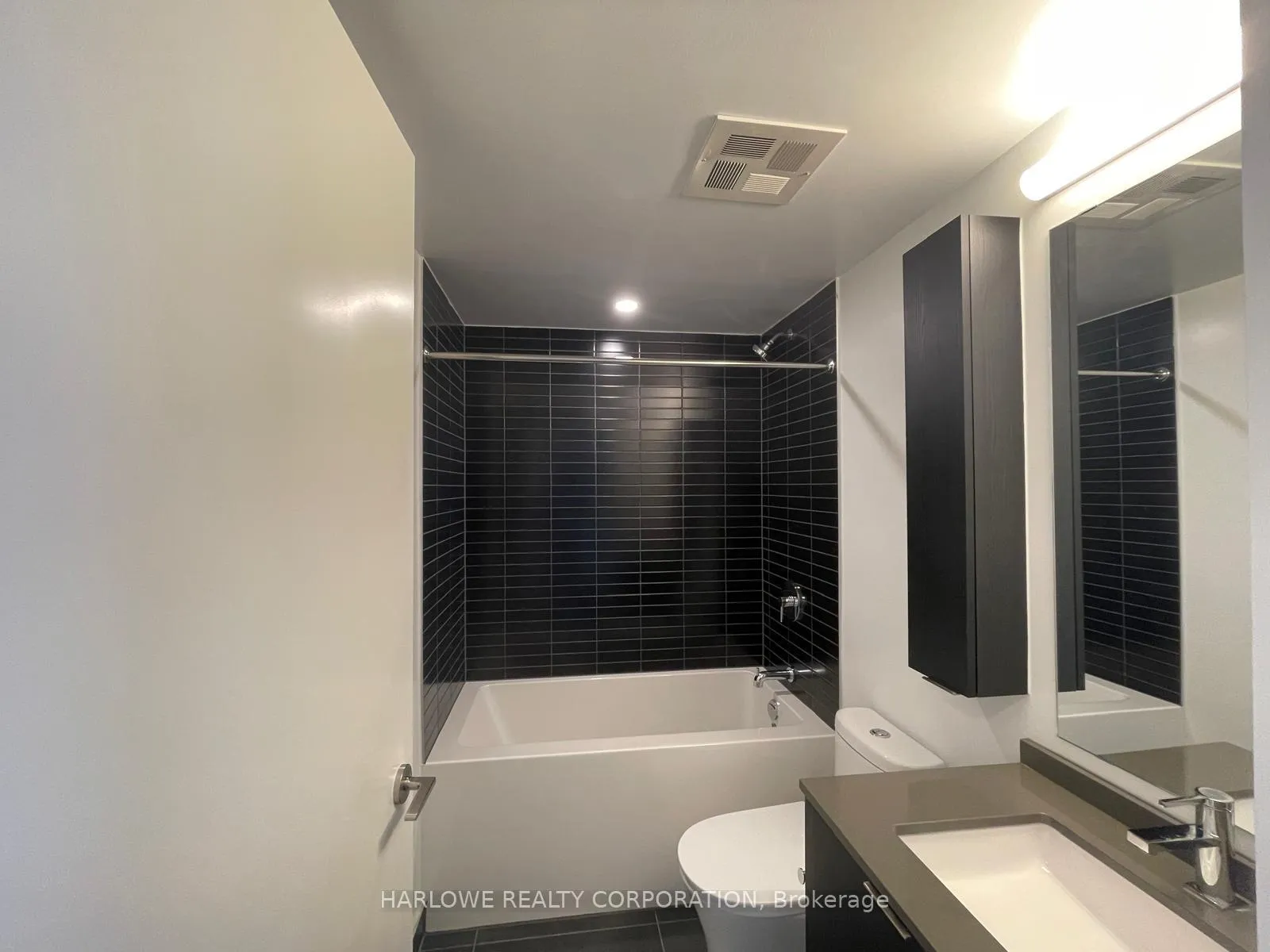 Photo 9 of Unit 1220, 86 Dundas Street E, Mississauga, Cooksville — HOMEH