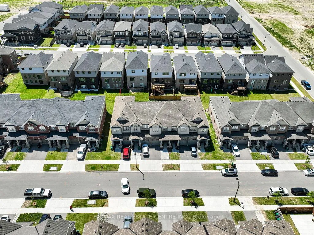 Photo 2 of 76 Grassbourne Avenue, Kitchener — HOMEH