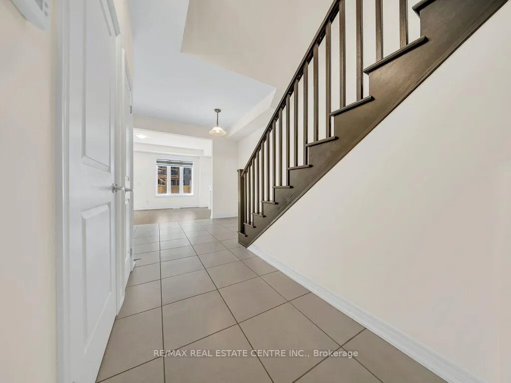 Photo 10 of 76 Grassbourne Avenue, Kitchener — HOMEH