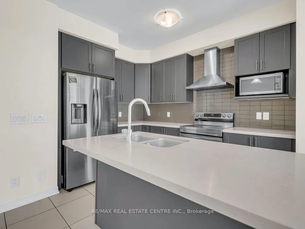 Photo 16 of 76 Grassbourne Avenue, Kitchener — HOMEH