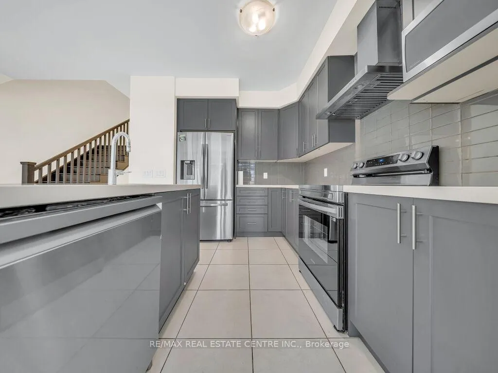 Photo 17 of 76 Grassbourne Avenue, Kitchener — HOMEH