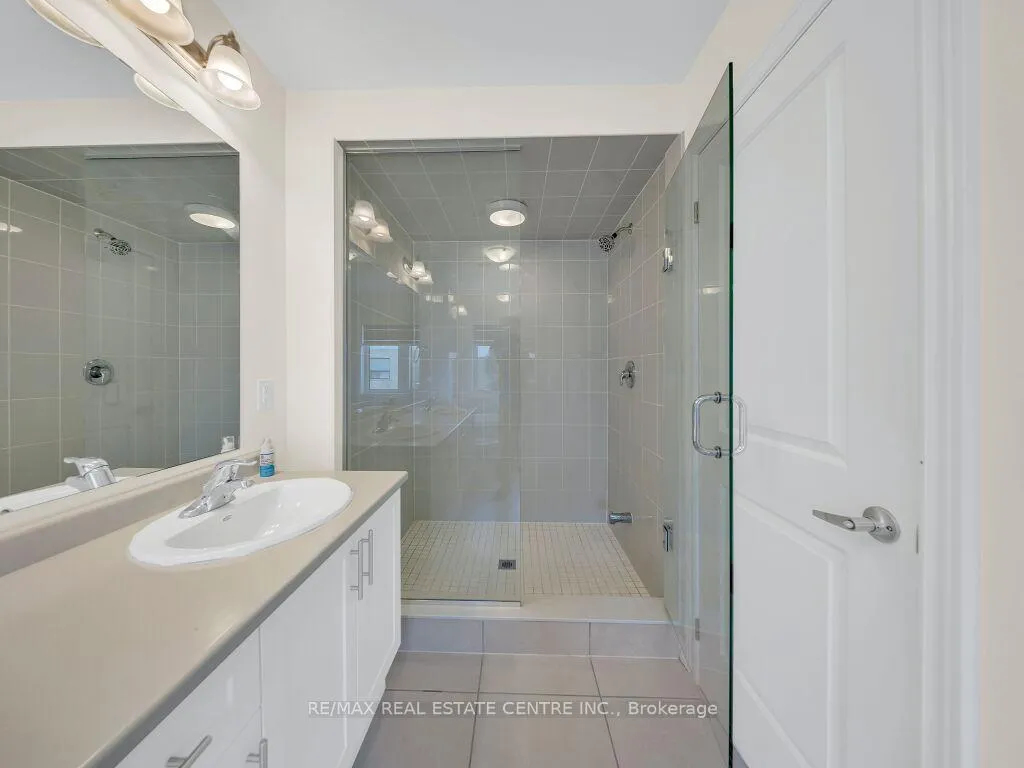 Photo 31 of 76 Grassbourne Avenue, Kitchener — HOMEH