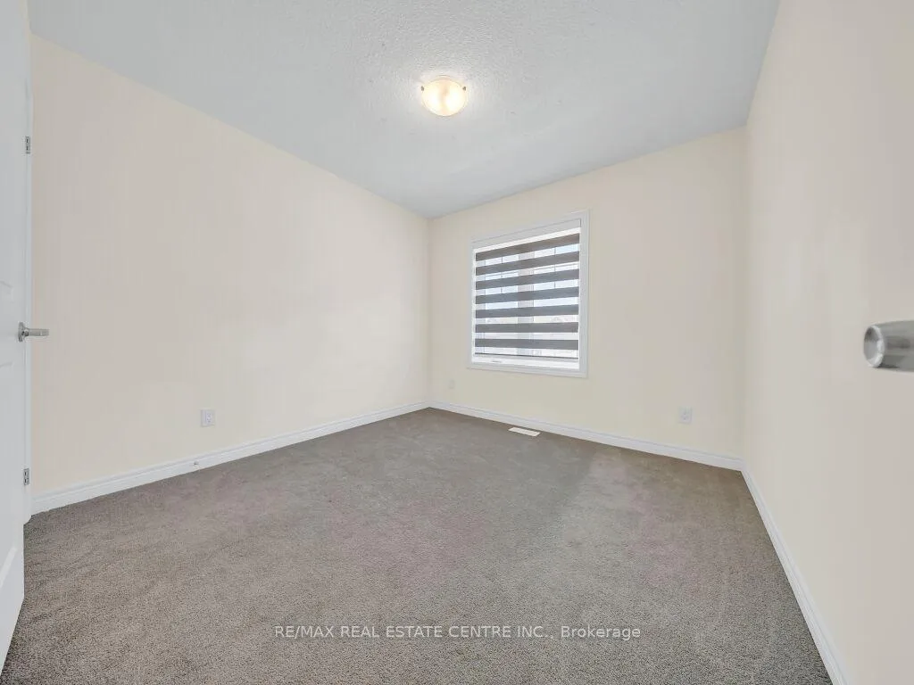 Photo 32 of 76 Grassbourne Avenue, Kitchener — HOMEH