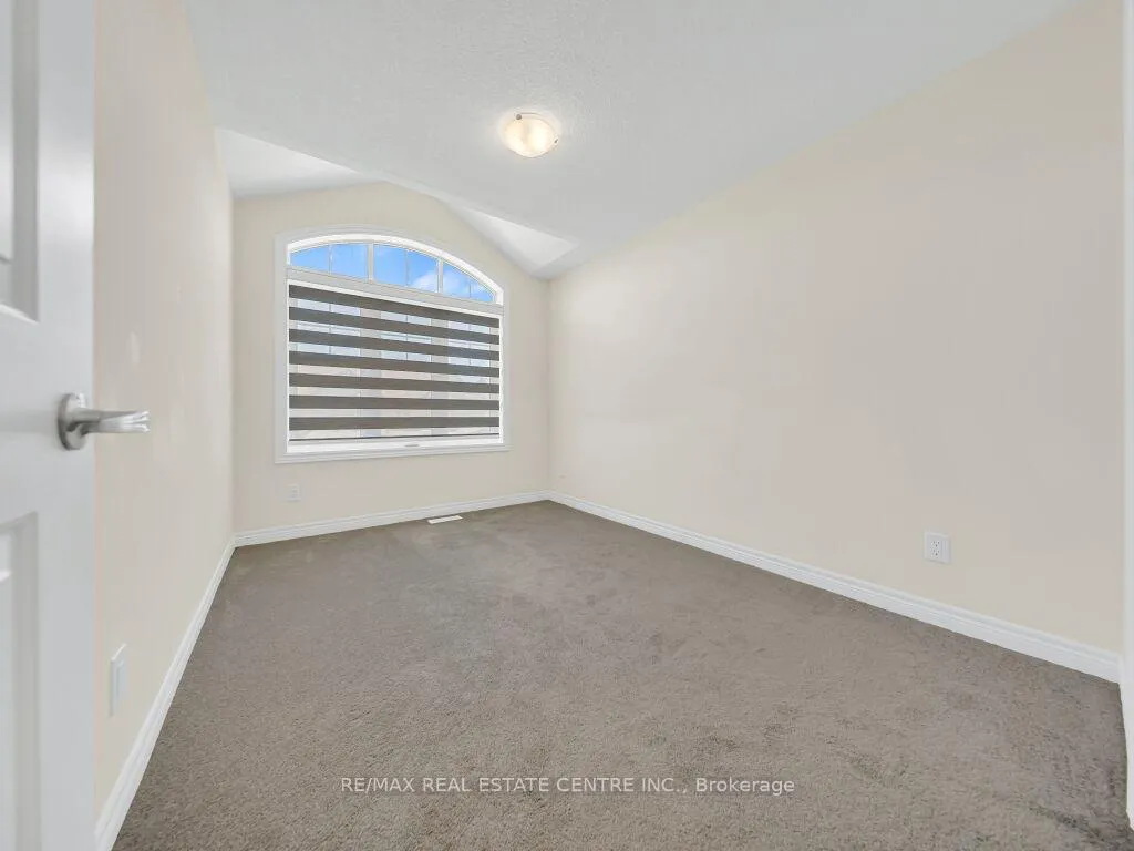 Photo 35 of 76 Grassbourne Avenue, Kitchener — HOMEH