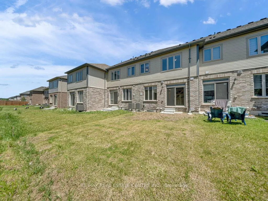 Photo 45 of 76 Grassbourne Avenue, Kitchener — HOMEH