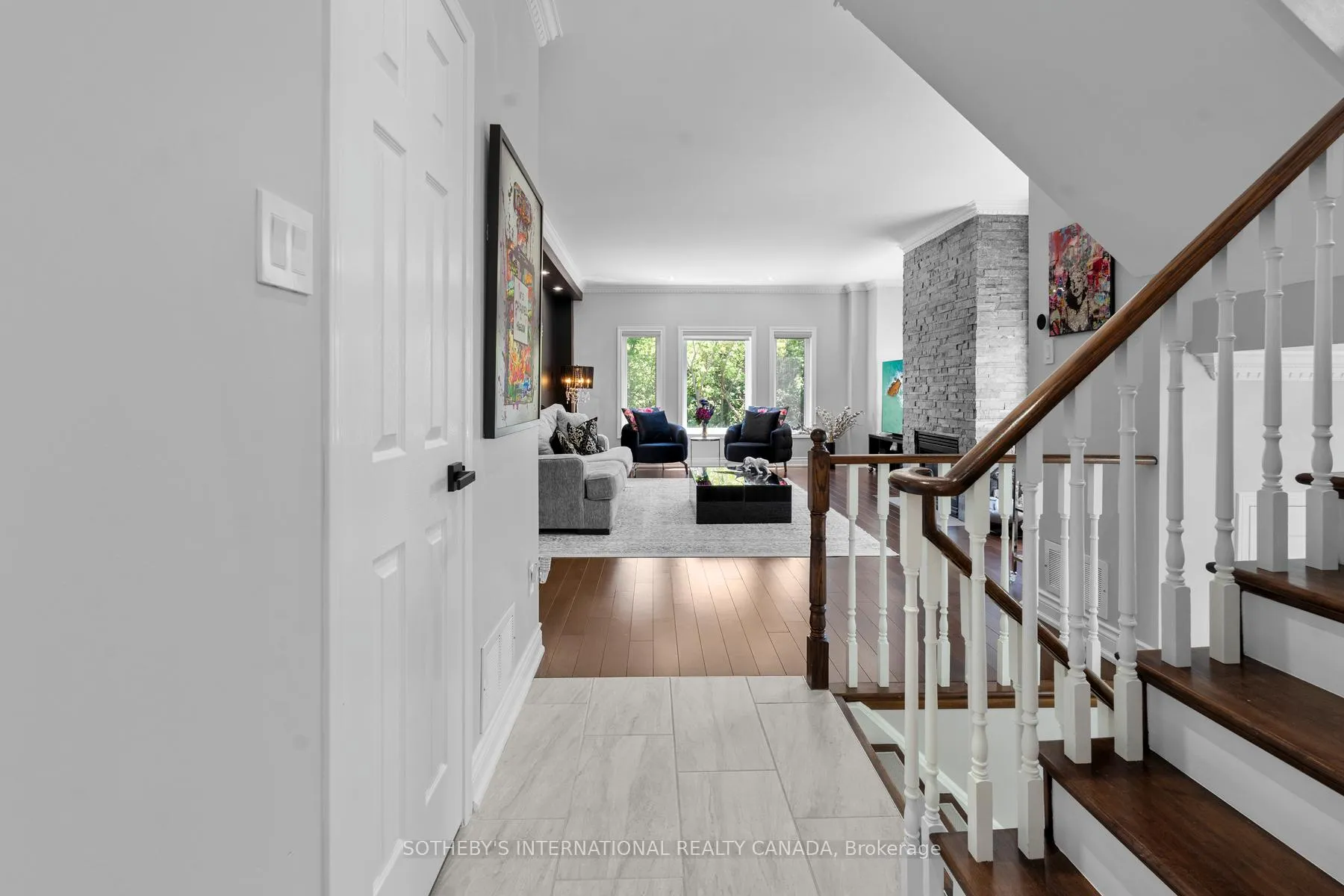 Photo 4 of 68 Harbourview Crescent, Etobicoke, Mimico — HOMEH