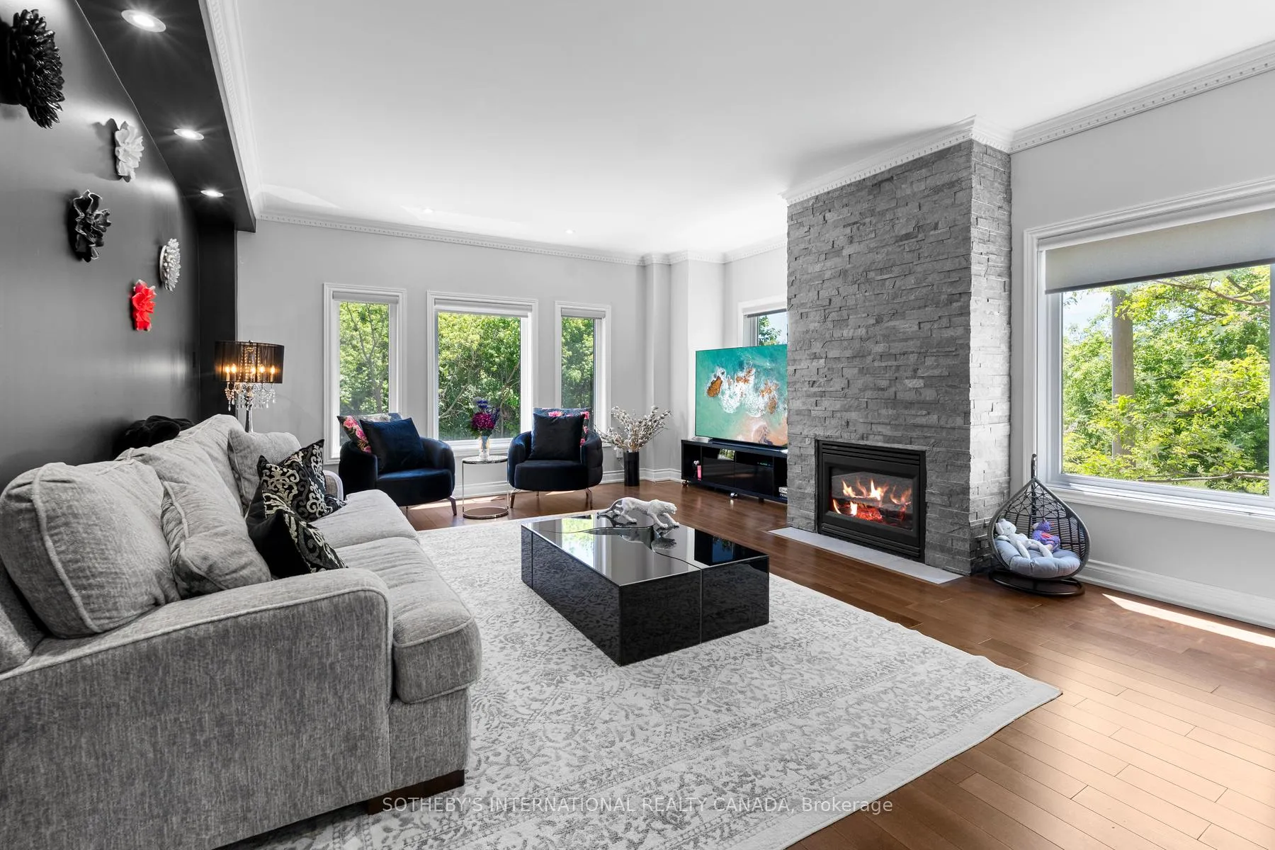 Photo 7 of 68 Harbourview Crescent, Etobicoke, Mimico — HOMEH