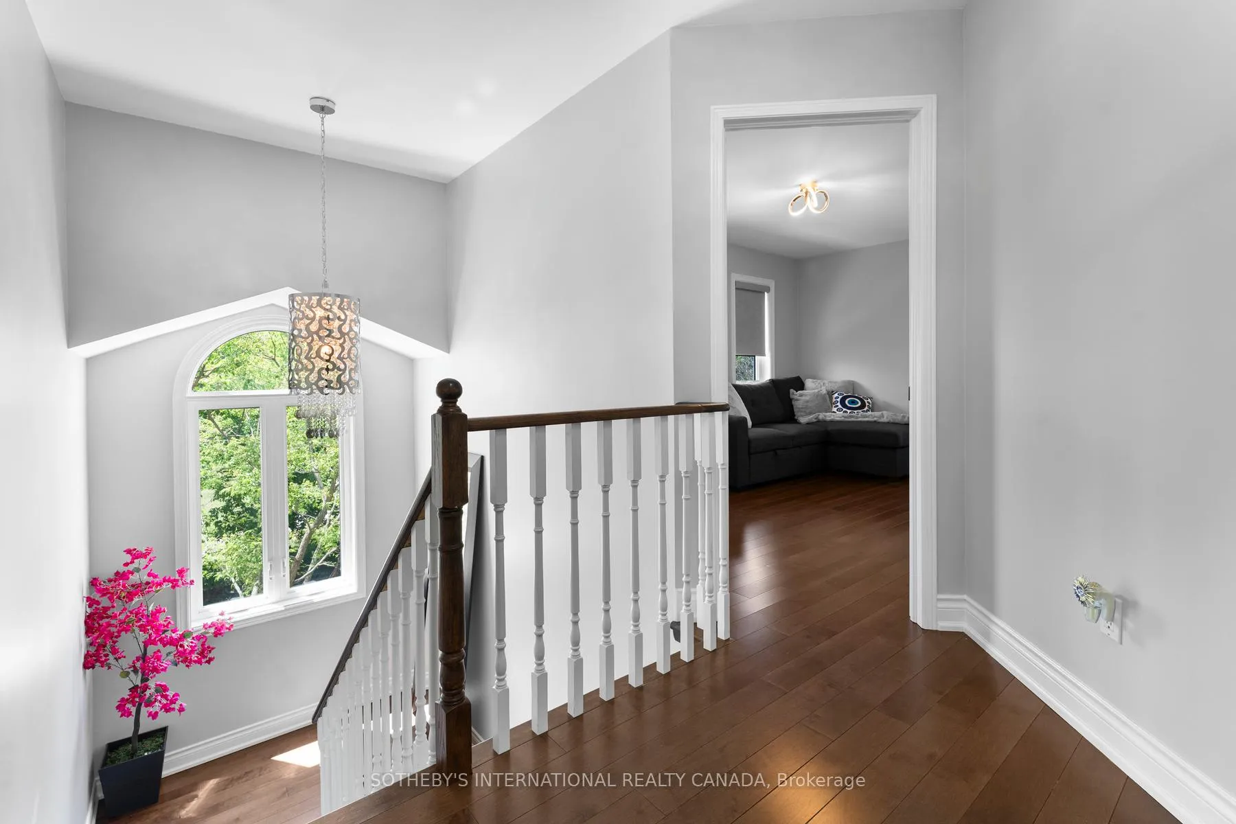 Photo 21 of 68 Harbourview Crescent, Etobicoke, Mimico — HOMEH
