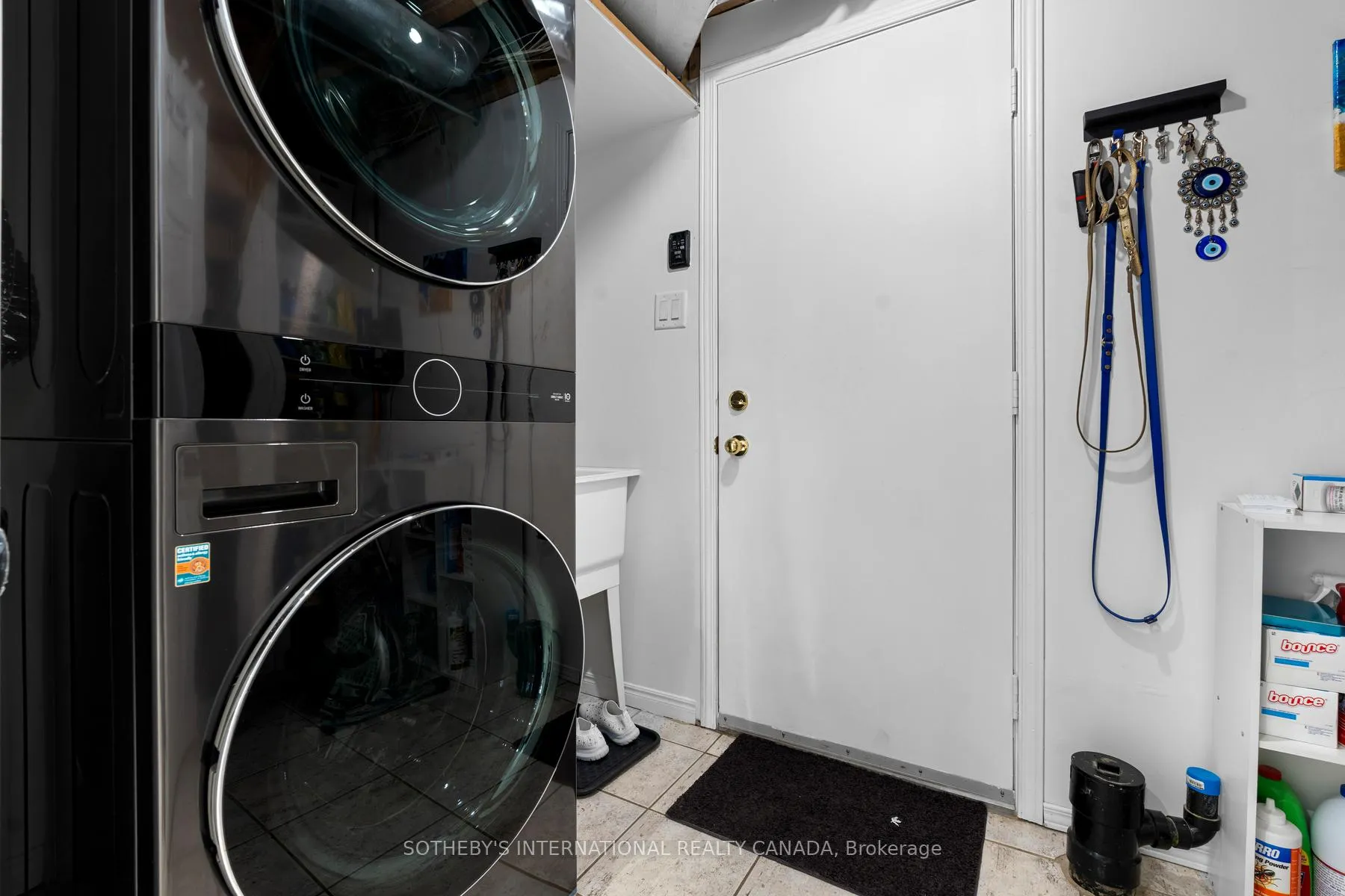 Photo 31 of 68 Harbourview Crescent, Etobicoke, Mimico — HOMEH
