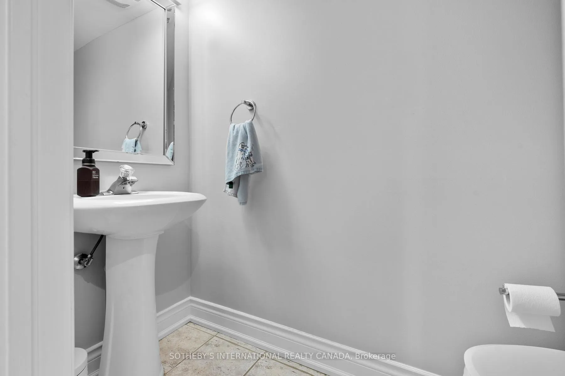 Photo 32 of 68 Harbourview Crescent, Etobicoke, Mimico — HOMEH