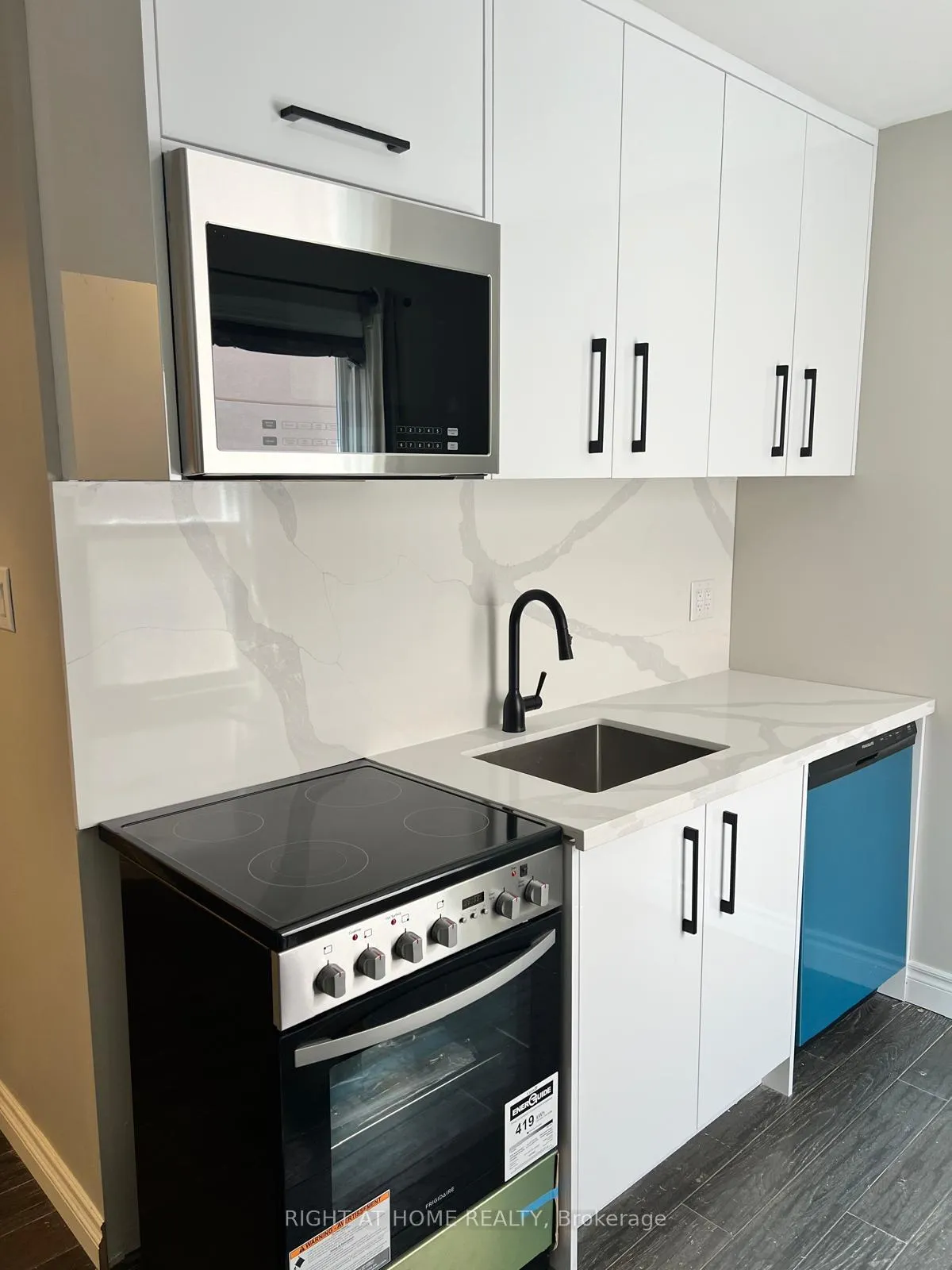Photo 2 of Unit 101, 495 Salem Avenue N, Toronto, Dovercourt-Wallace Emerson-Junction — HOMEH