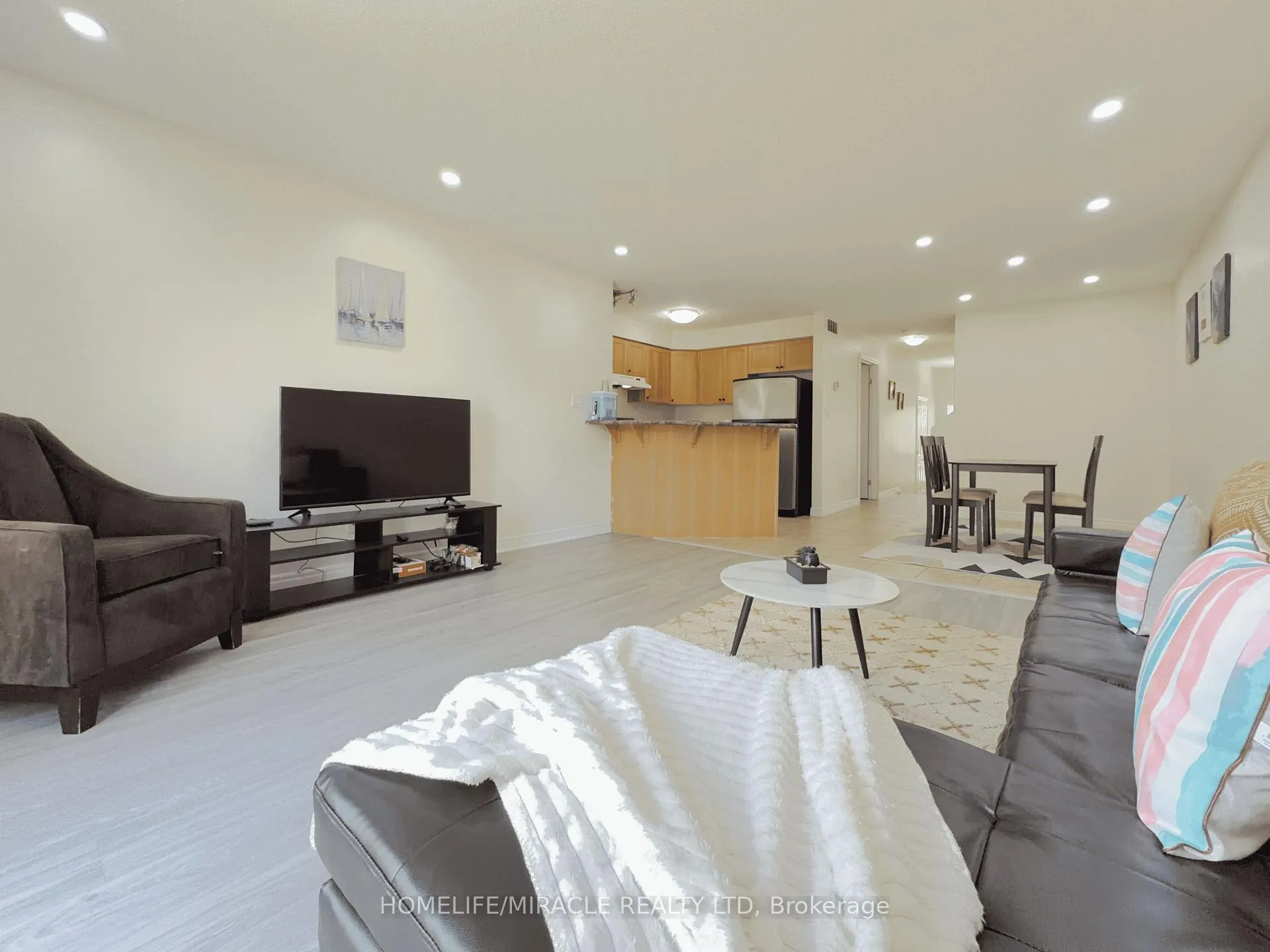 Photo 8 of 78 Colton Circle, Kitchener, Idlewood/Lackner Woods — HOMEH