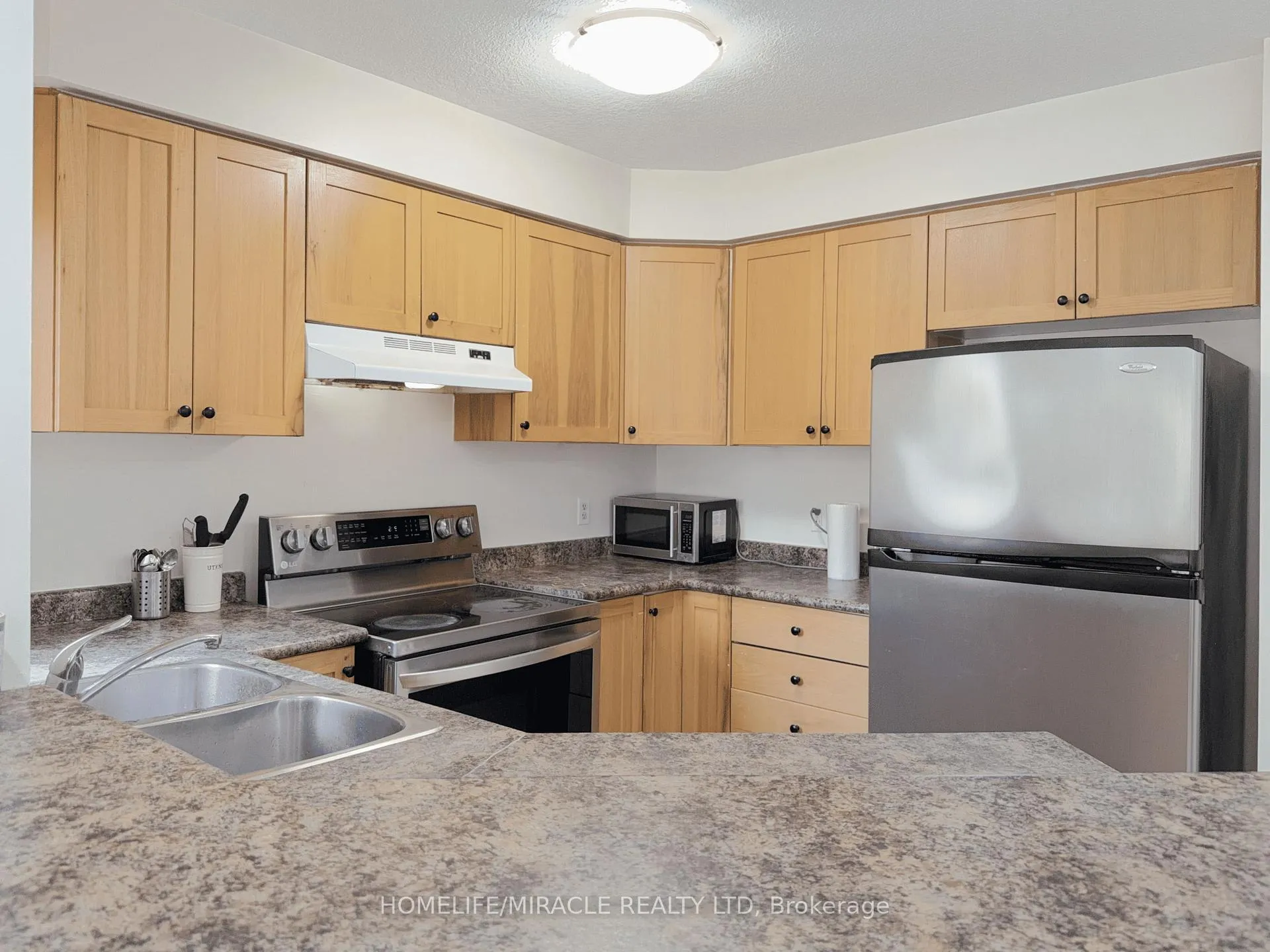 Photo 11 of 78 Colton Circle, Kitchener, Idlewood/Lackner Woods — HOMEH