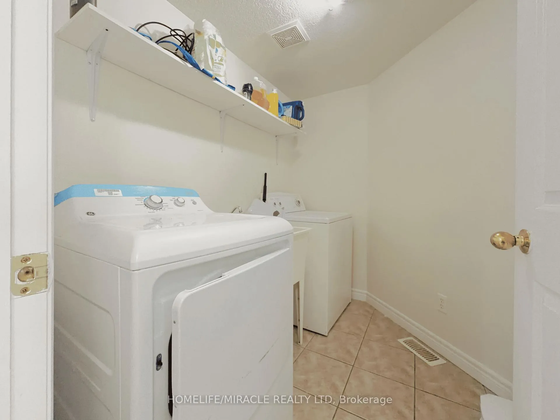 Photo 14 of 78 Colton Circle, Kitchener, Idlewood/Lackner Woods — HOMEH