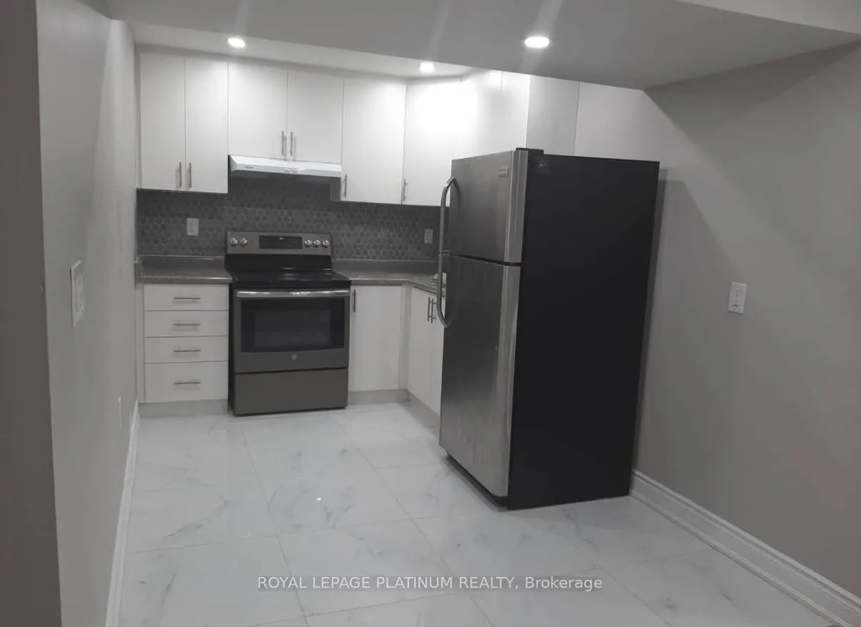 Photo 14 of 15 Callandar Road, Brampton, Northwest Brampton — HOMEH