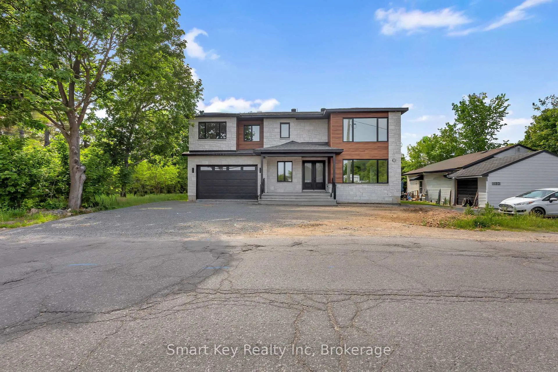Photo 1 of Unit B, 125 Brae Crescent, Ottawa, Stittsville (South) — HOMEH