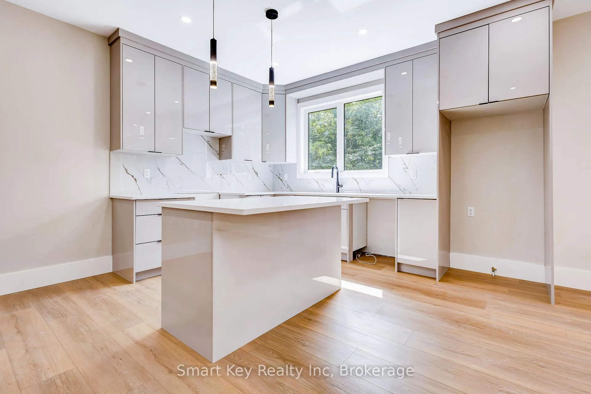 Photo 5 of Unit B, 125 Brae Crescent, Ottawa, Stittsville (South) — HOMEH