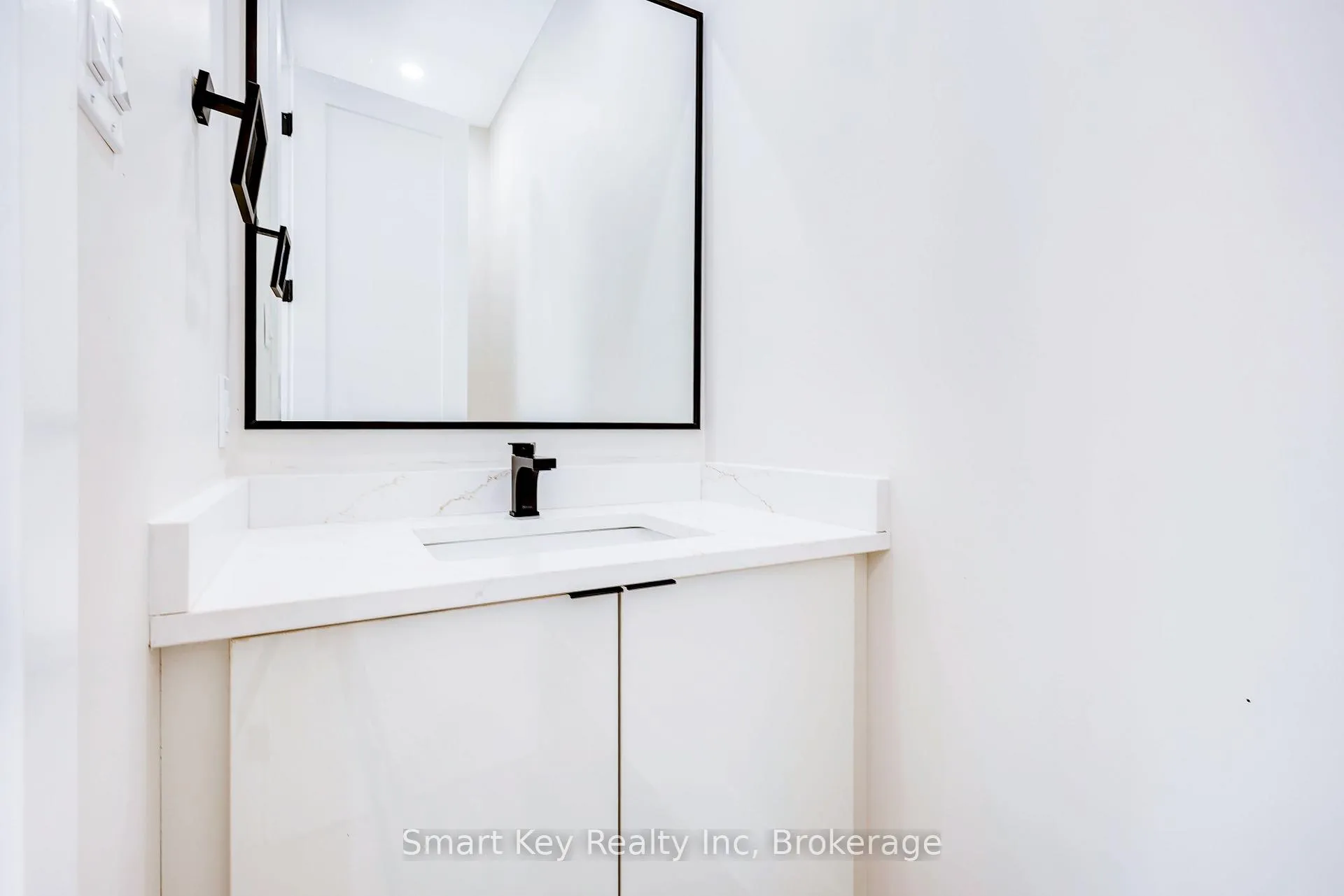 Photo 8 of Unit B, 125 Brae Crescent, Ottawa, Stittsville (South) — HOMEH