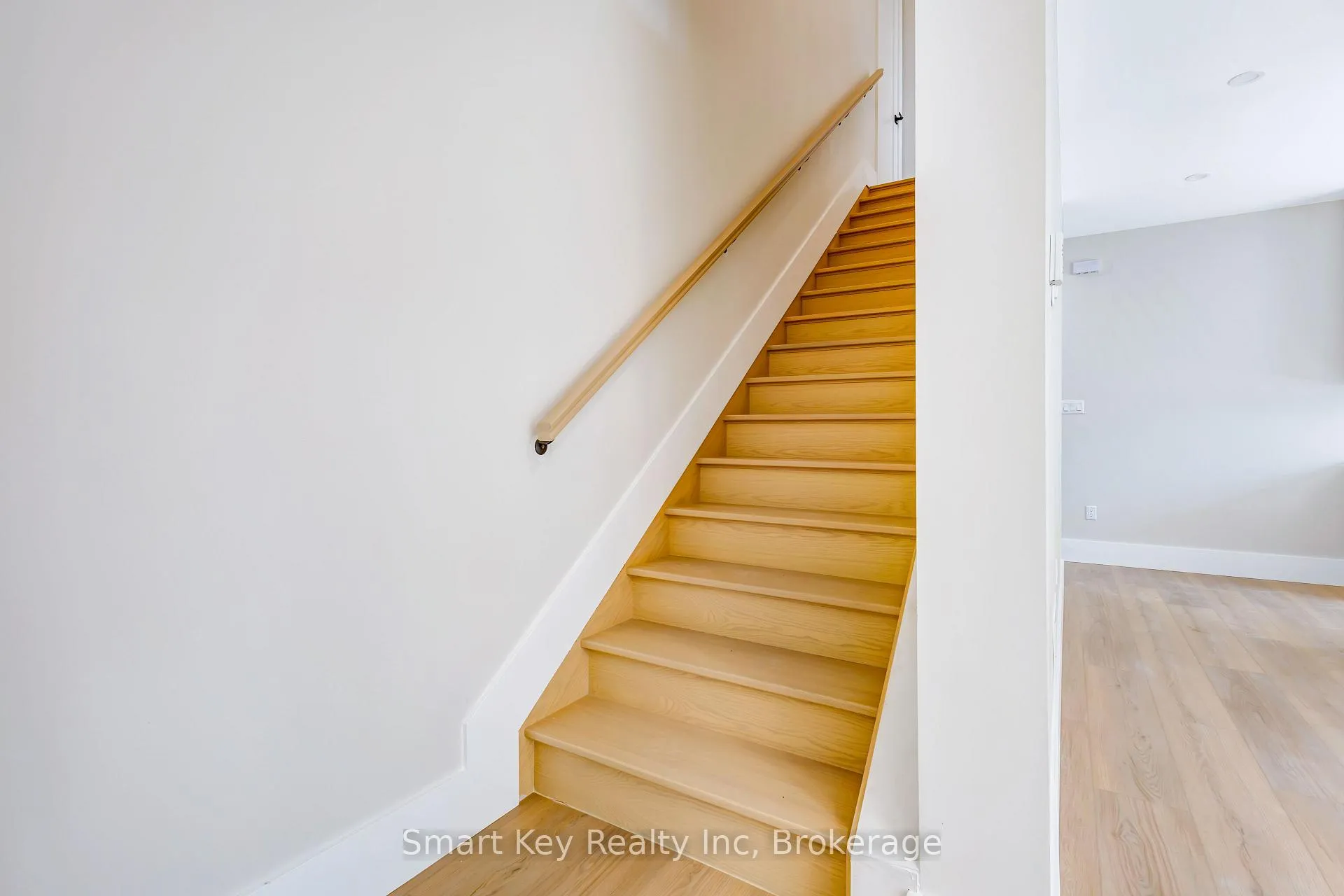 Photo 9 of Unit B, 125 Brae Crescent, Ottawa, Stittsville (South) — HOMEH
