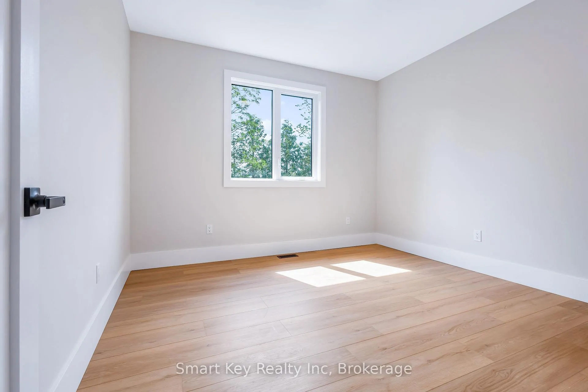 Photo 13 of Unit B, 125 Brae Crescent, Ottawa, Stittsville (South) — HOMEH
