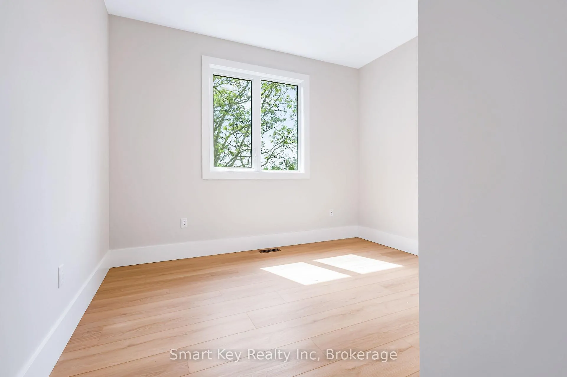 Photo 14 of Unit B, 125 Brae Crescent, Ottawa, Stittsville (South) — HOMEH