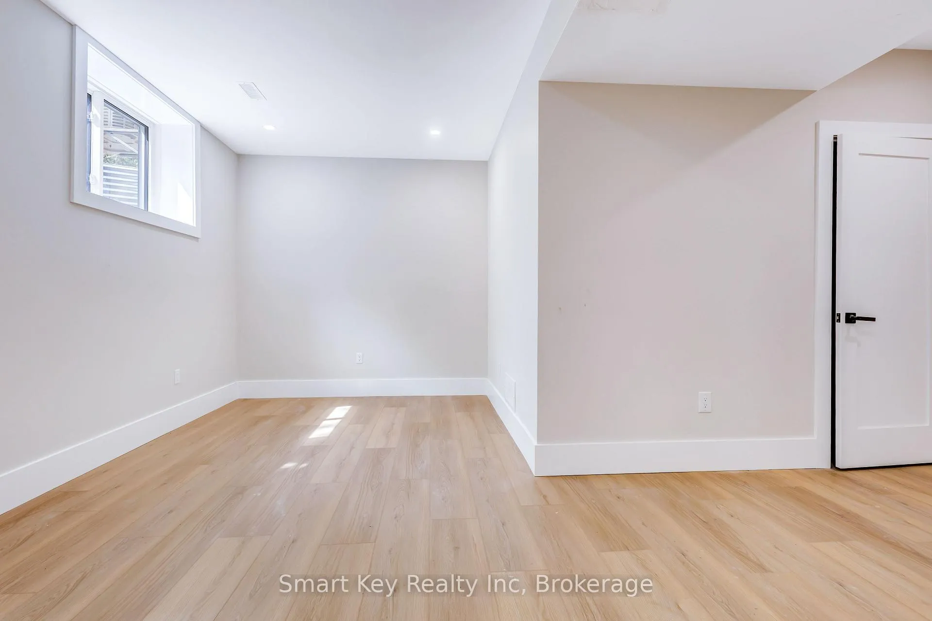 Photo 20 of Unit B, 125 Brae Crescent, Ottawa, Stittsville (South) — HOMEH