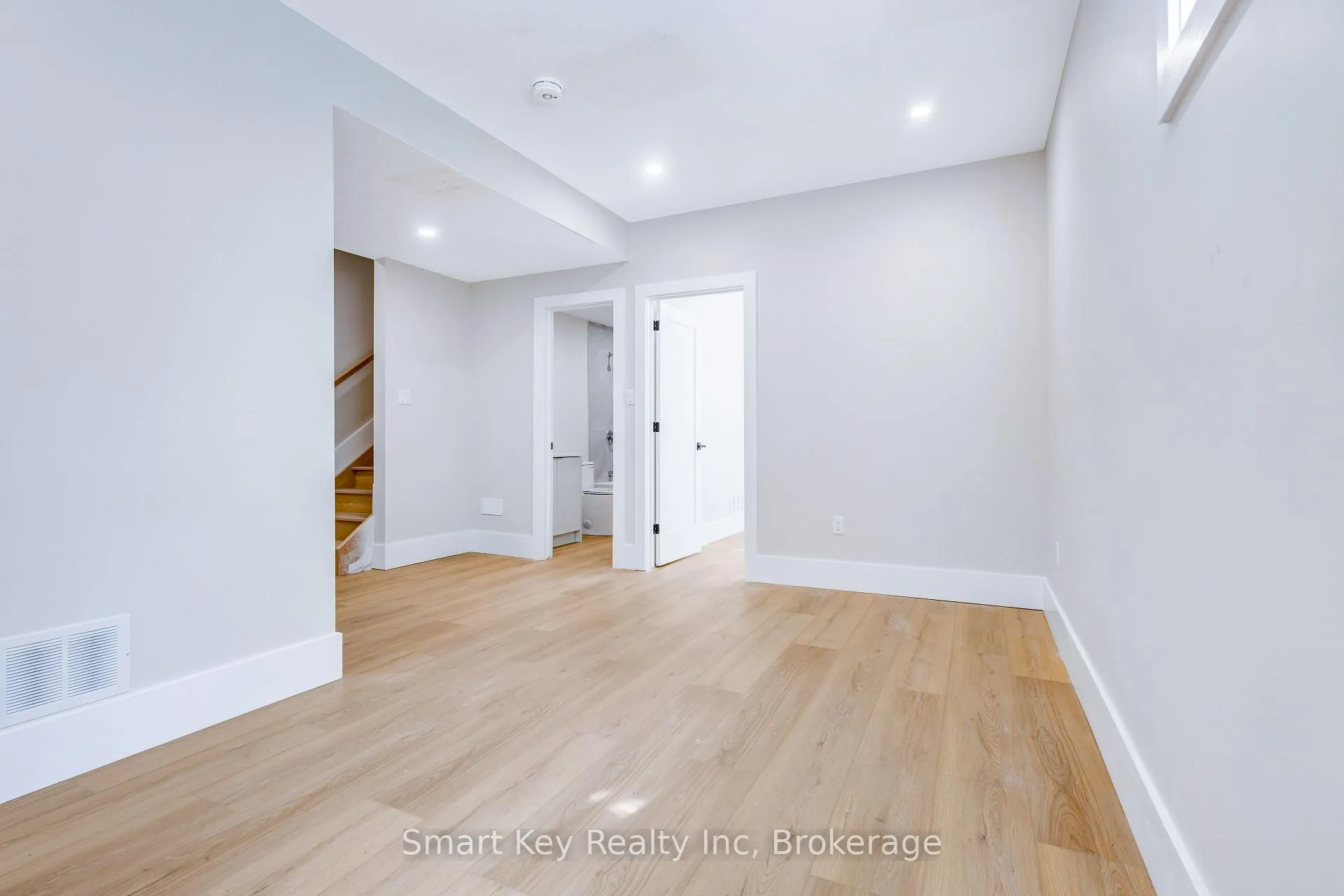 Photo 21 of Unit B, 125 Brae Crescent, Ottawa, Stittsville (South) — HOMEH