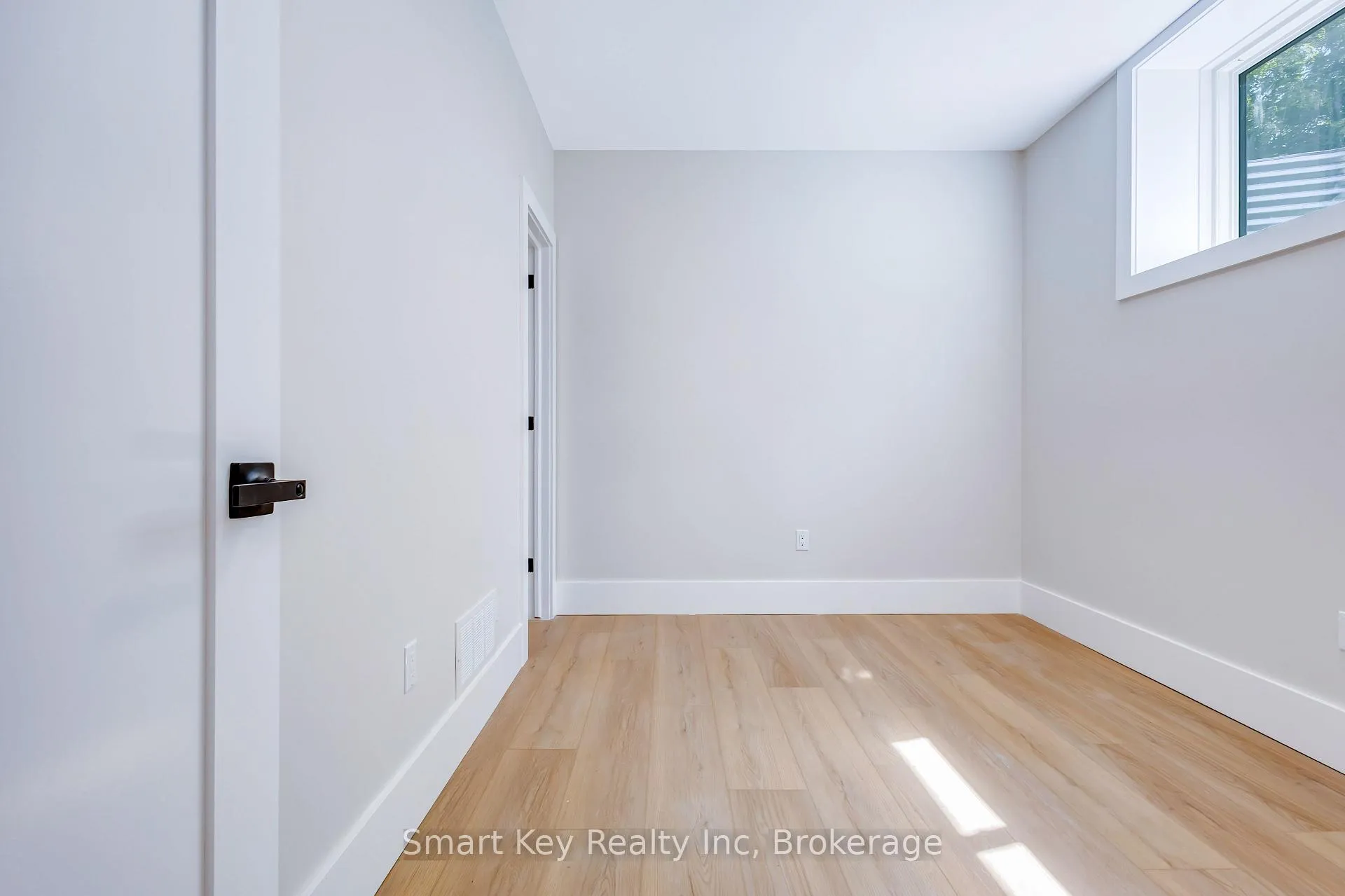 Photo 22 of Unit B, 125 Brae Crescent, Ottawa, Stittsville (South) — HOMEH
