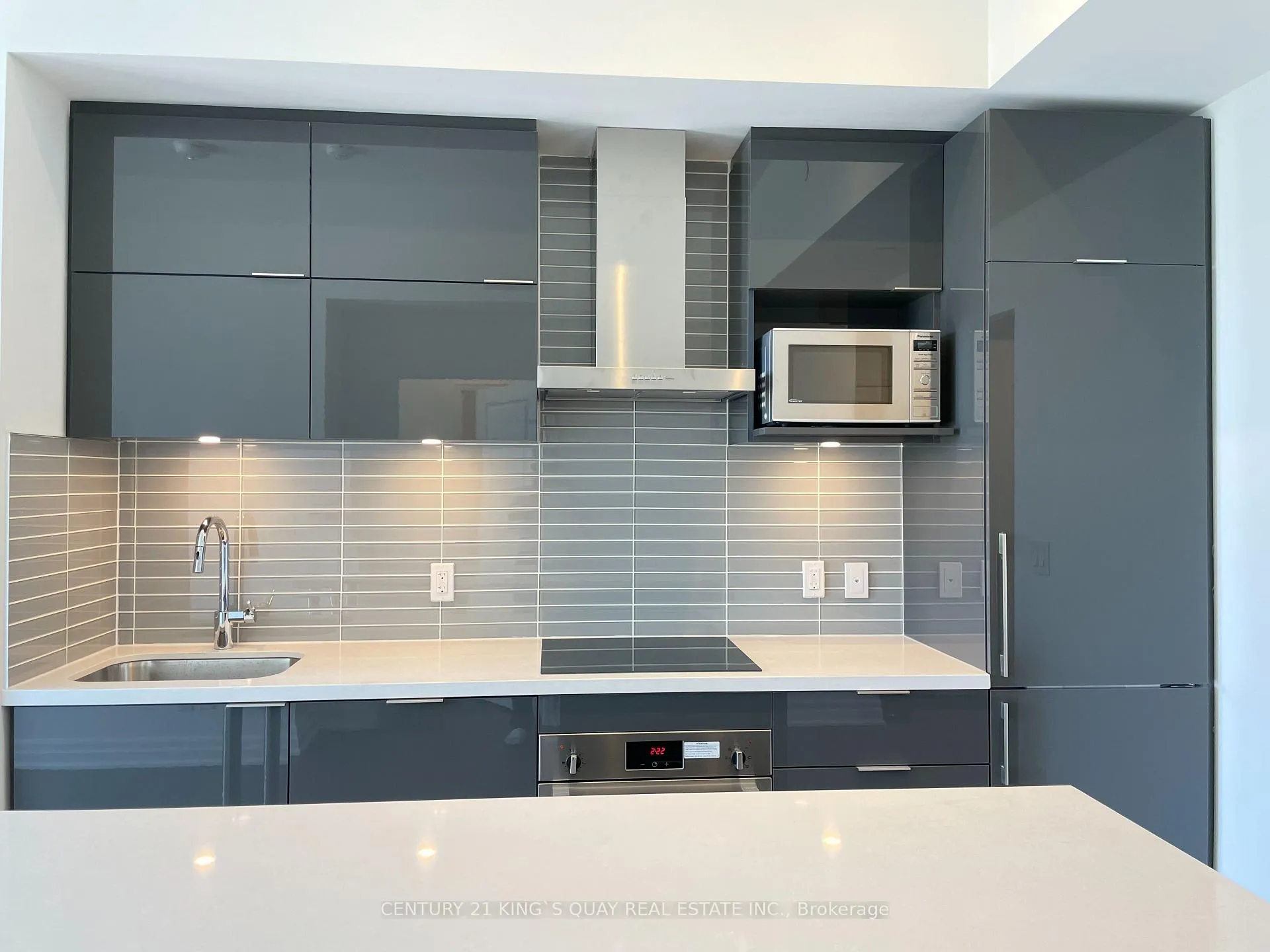 Photo 6 of Unit 403, 18 Rouge Valley Drive W, Markham, Unionville — HOMEH