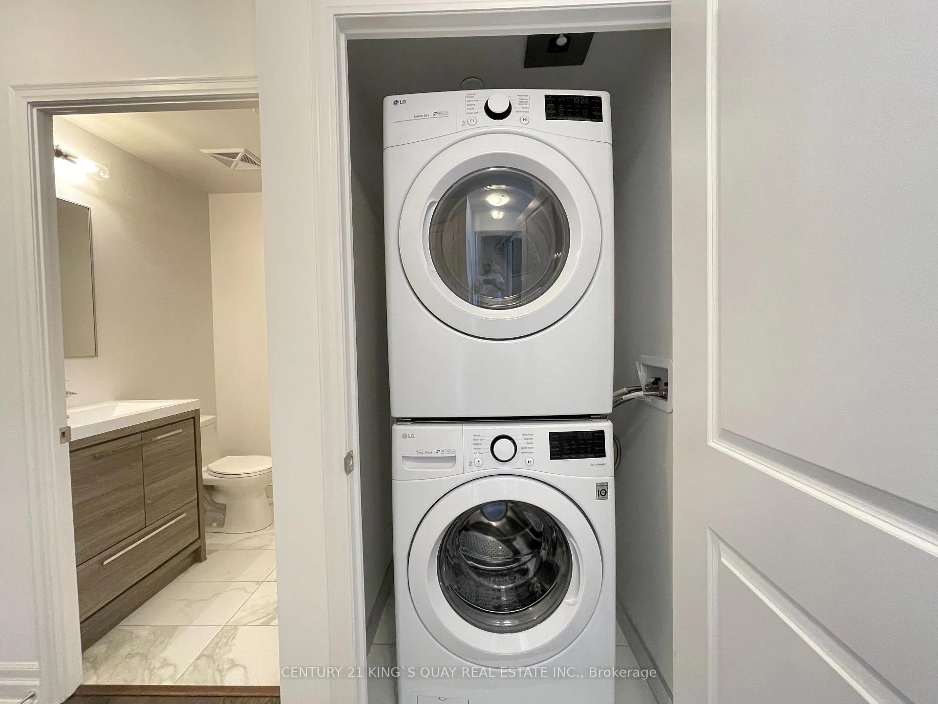 Photo 8 of Unit 403, 18 Rouge Valley Drive W, Markham, Unionville — HOMEH