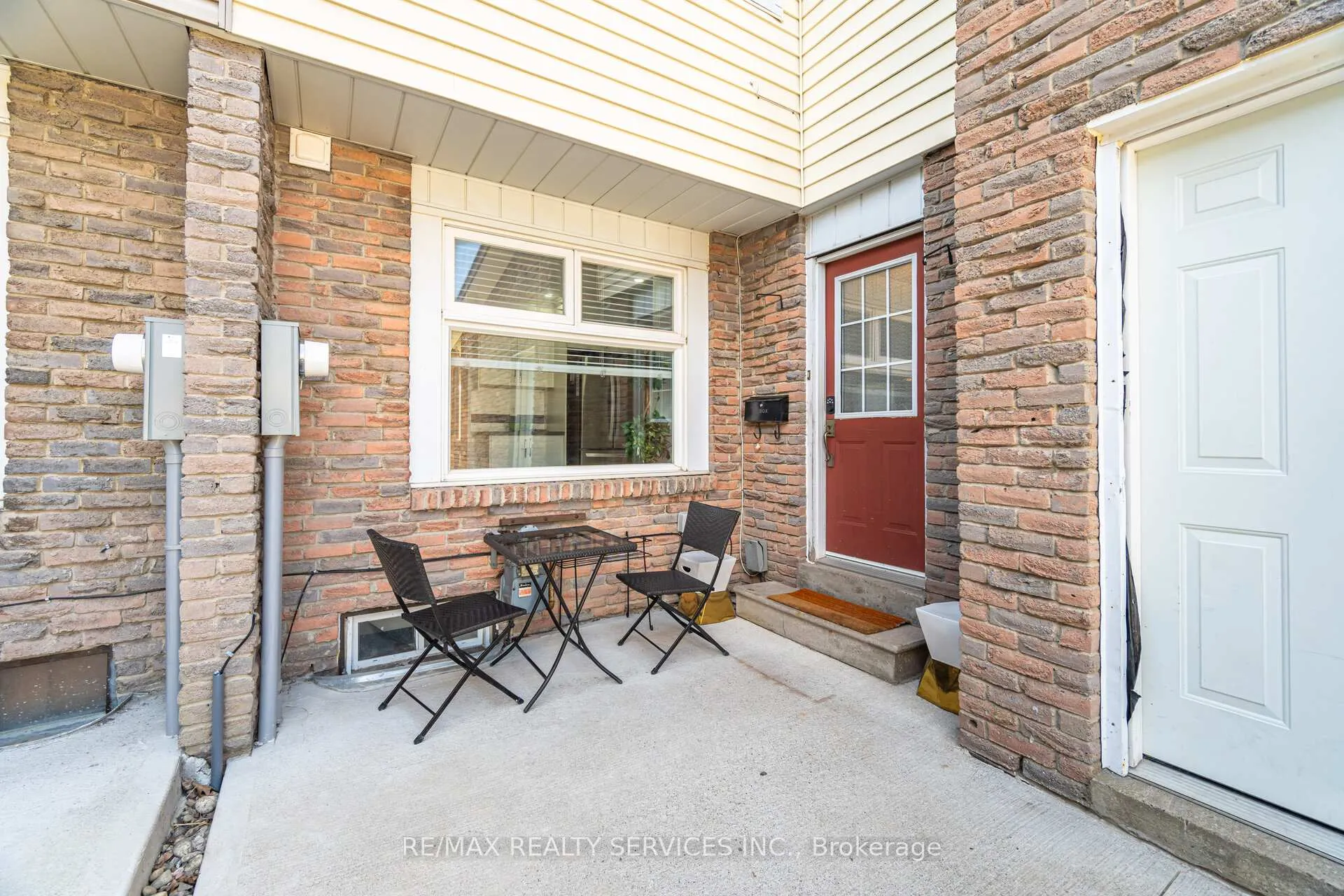 Photo 5 of 97 Greene Drive, Brampton, Madoc — HOMEH