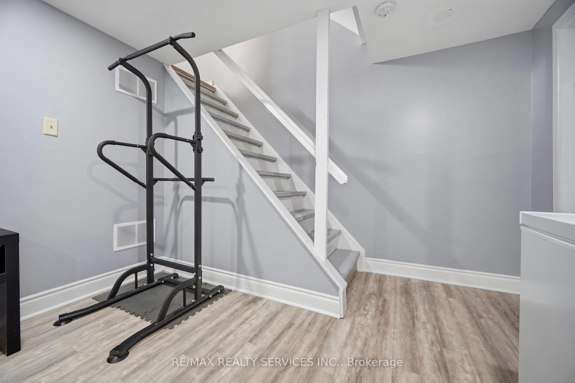Photo 27 of 97 Greene Drive, Brampton, Madoc — HOMEH