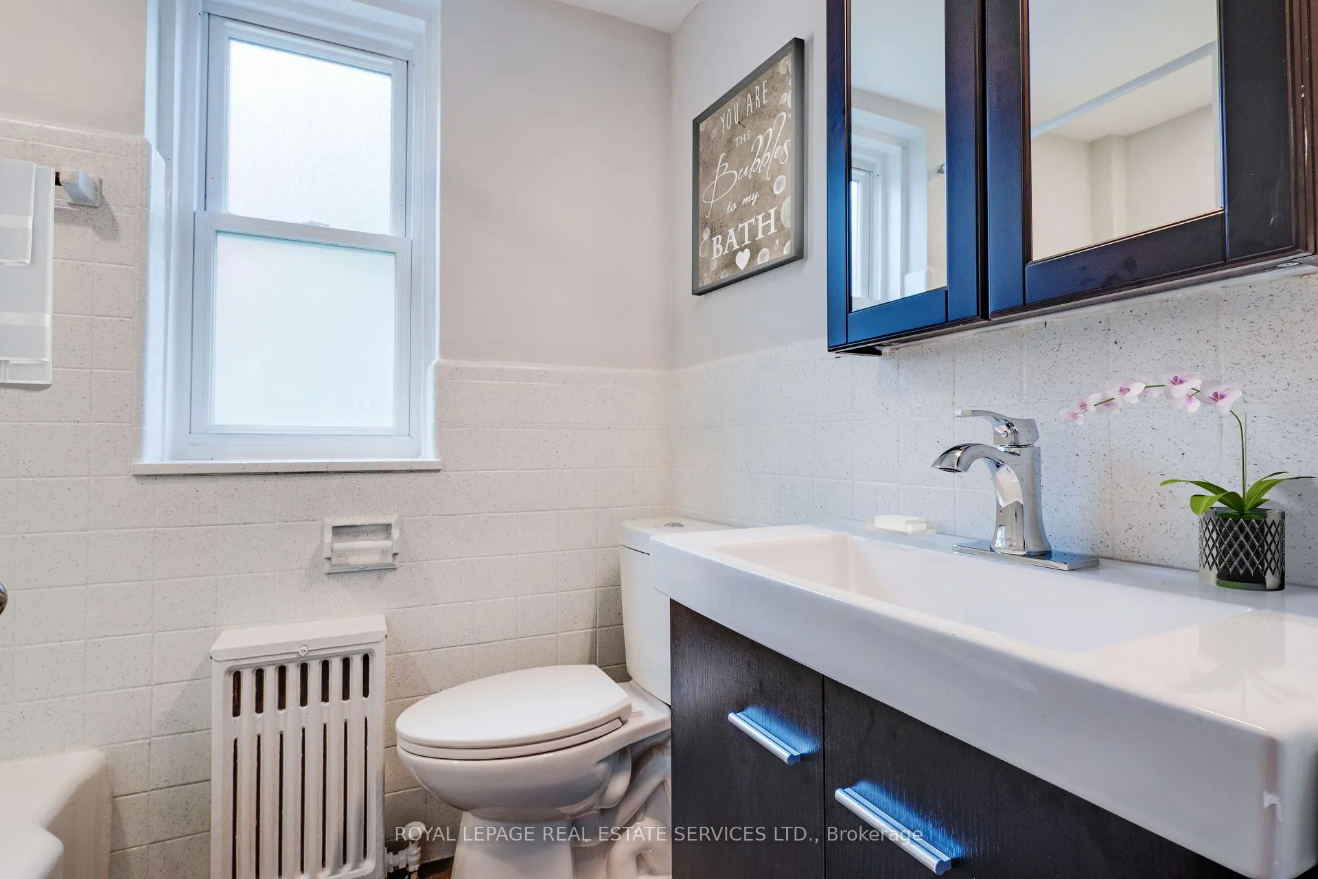 Photo 2 of Unit 208, 18 Anglesey Boulevard, Etobicoke, Edenbridge-Humber Valley — HOMEH
