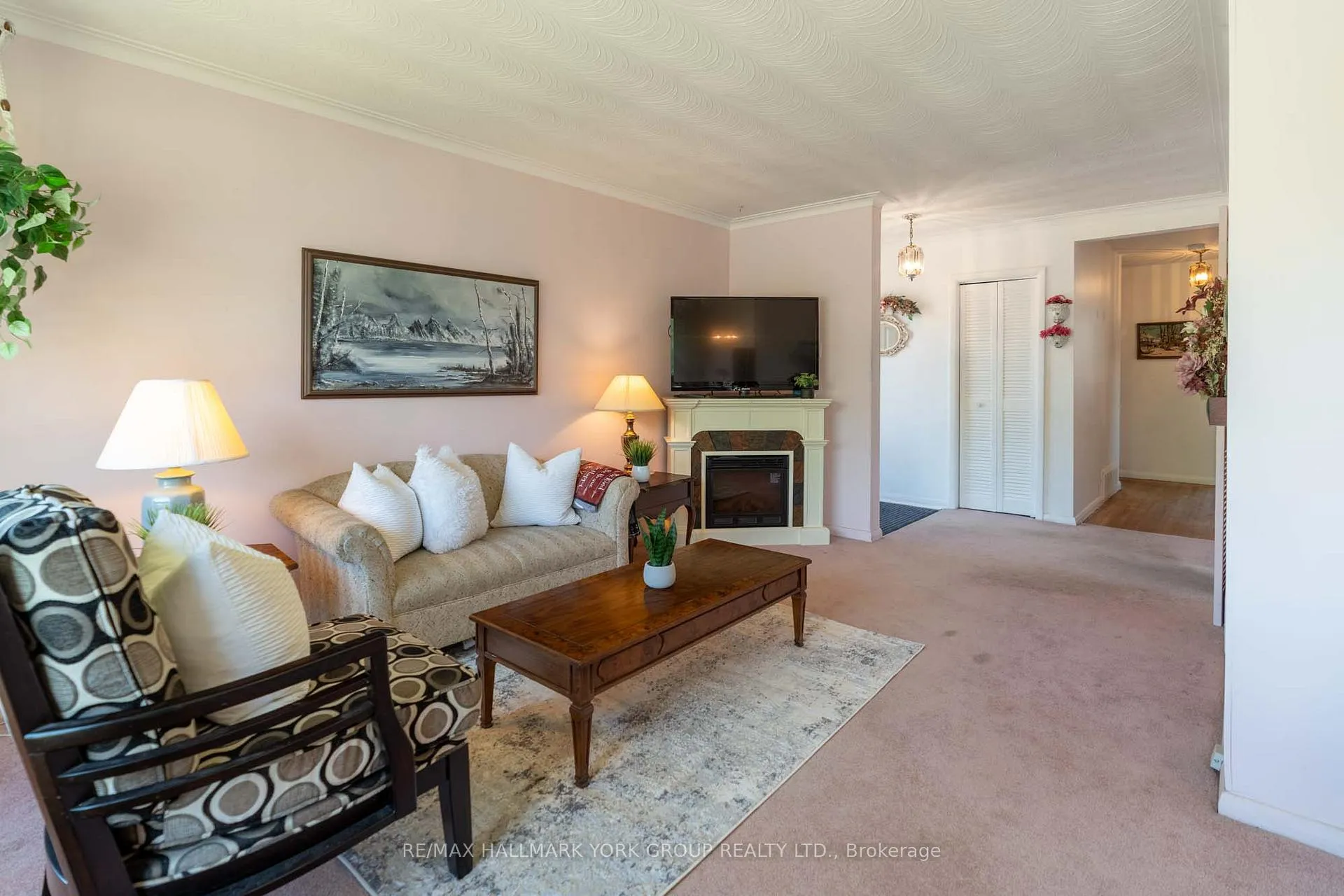 Photo 8 of 51 Eringate Drive, Etobicoke, Eringate-Centennial-West Deane — HOMEH