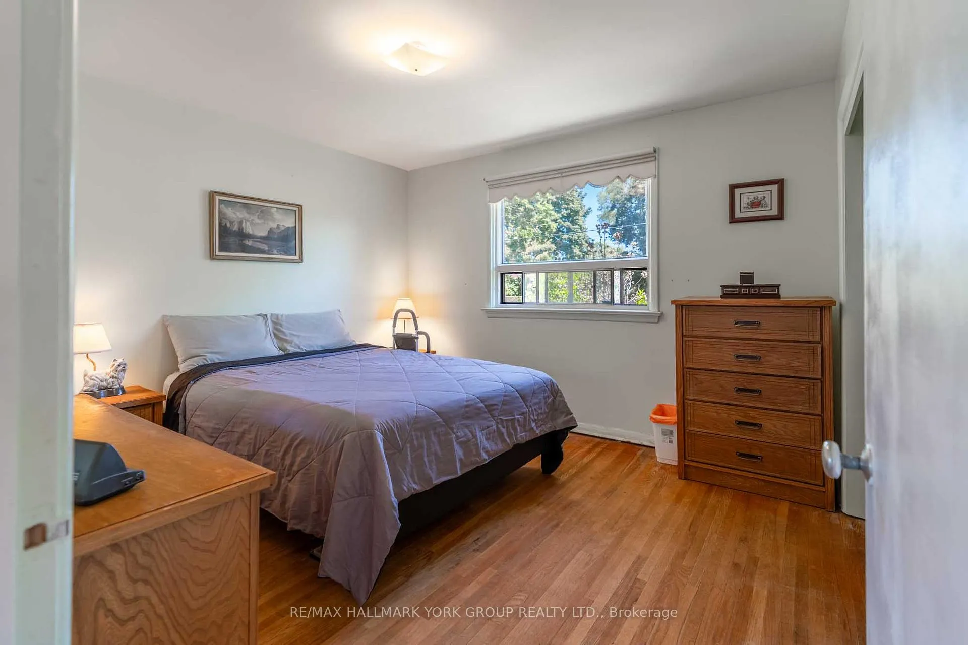 Photo 11 of 51 Eringate Drive, Etobicoke, Eringate-Centennial-West Deane — HOMEH