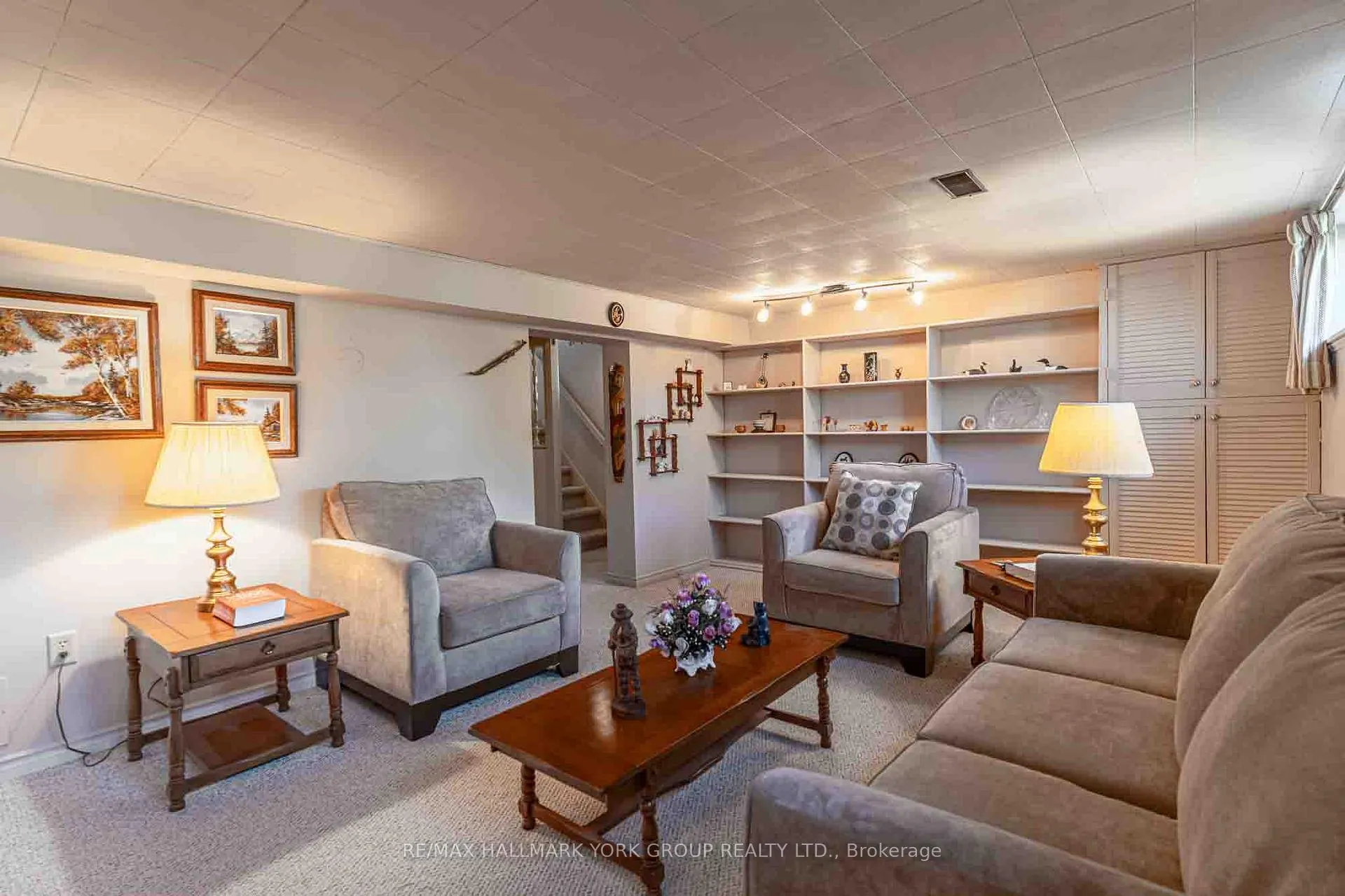 Photo 22 of 51 Eringate Drive, Etobicoke, Eringate-Centennial-West Deane — HOMEH