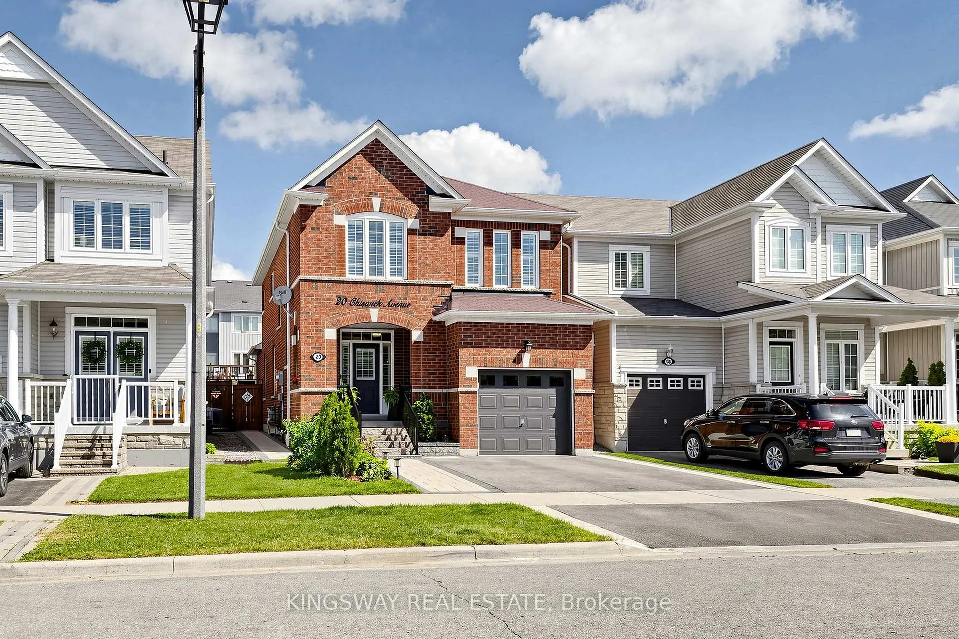 Photo 2 of 20 Chiswick Avenue, Whitby, Brooklin — HOMEH