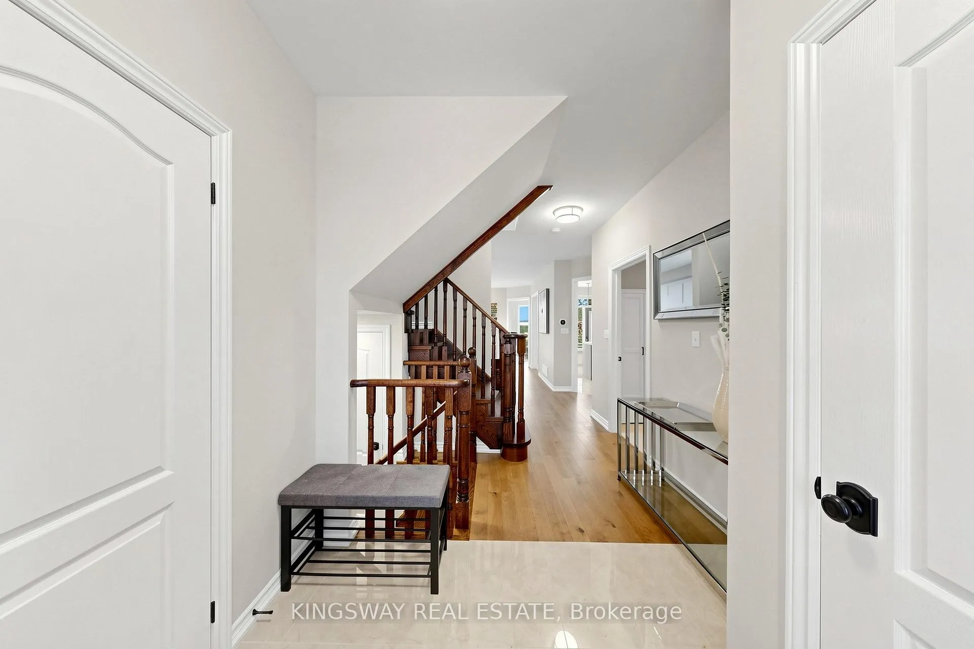 Photo 5 of 20 Chiswick Avenue, Whitby, Brooklin — HOMEH