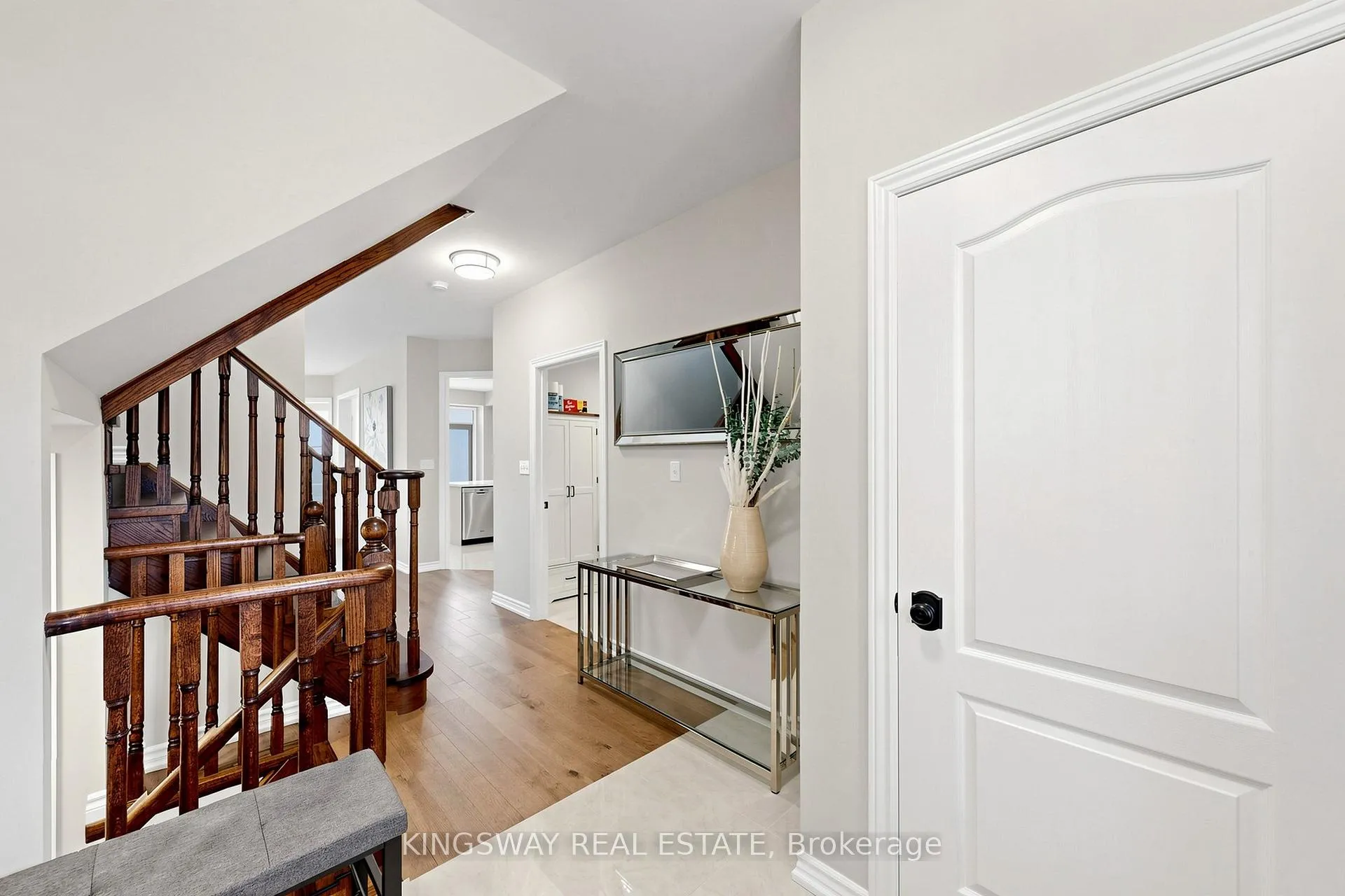 Photo 6 of 20 Chiswick Avenue, Whitby, Brooklin — HOMEH