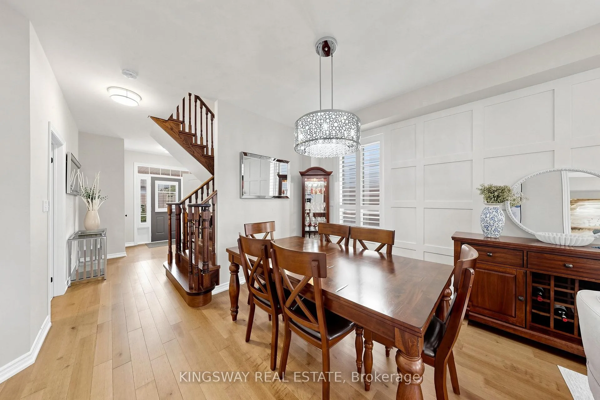 Photo 7 of 20 Chiswick Avenue, Whitby, Brooklin — HOMEH