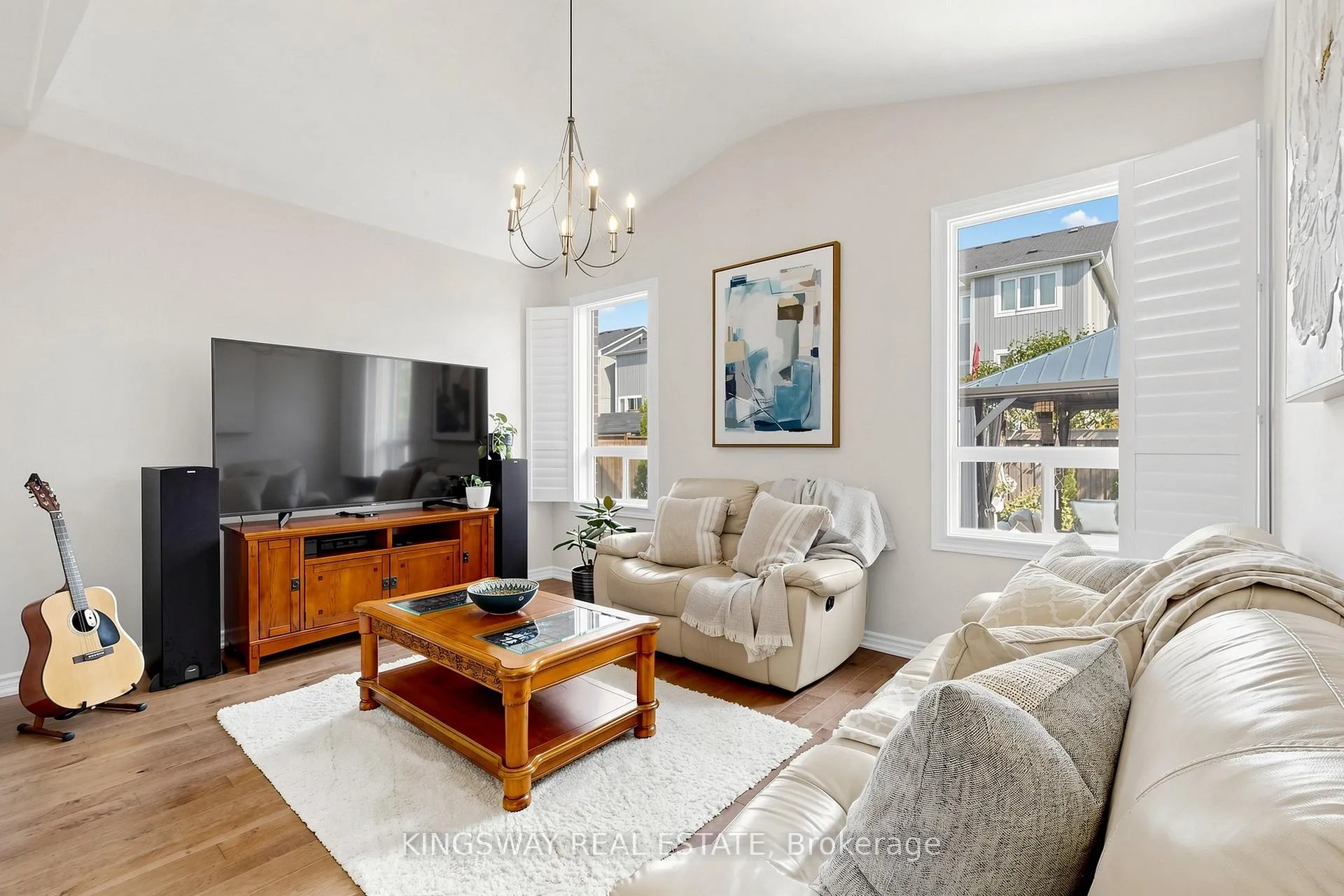 Photo 12 of 20 Chiswick Avenue, Whitby, Brooklin — HOMEH