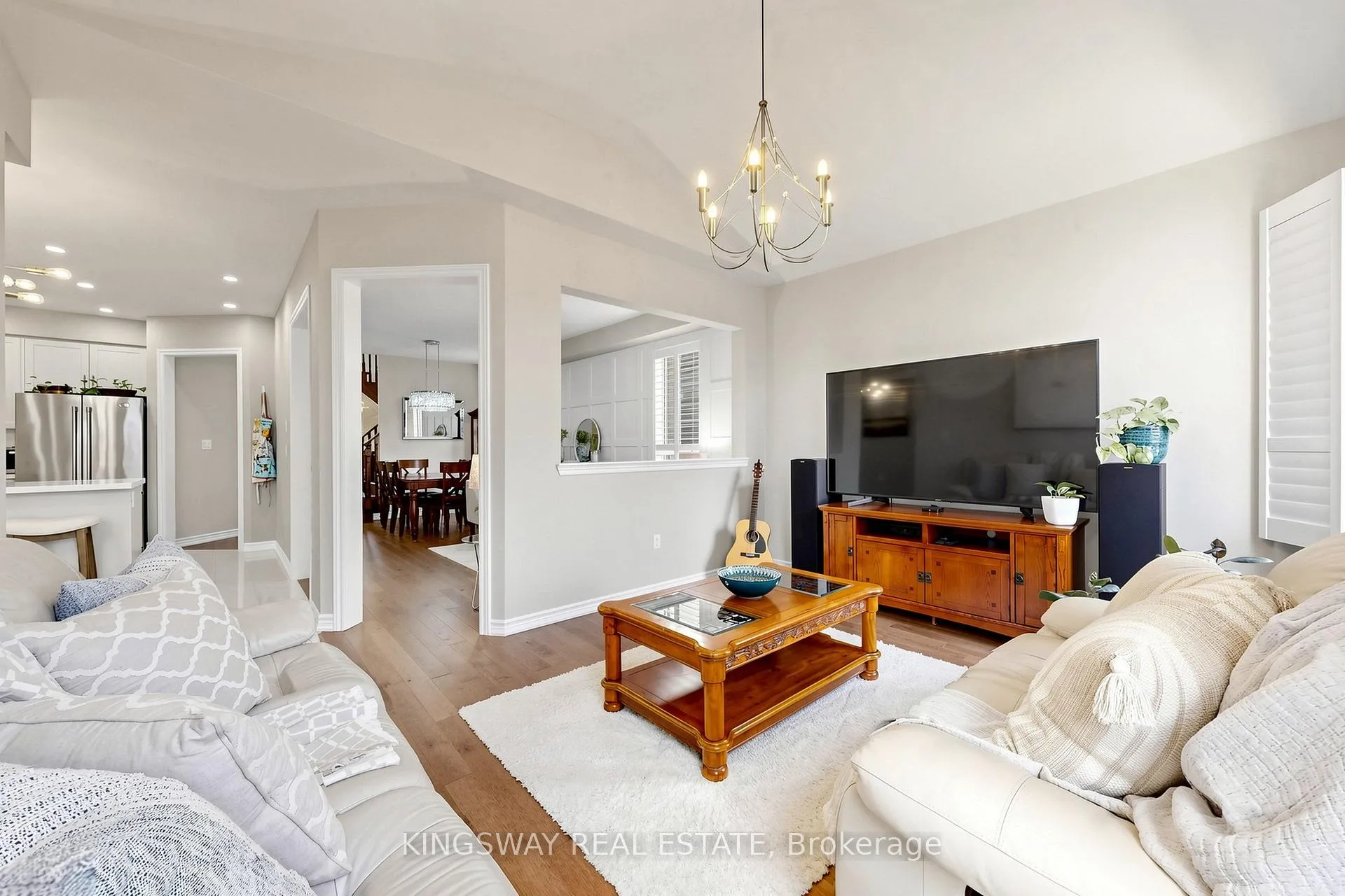Photo 13 of 20 Chiswick Avenue, Whitby, Brooklin — HOMEH