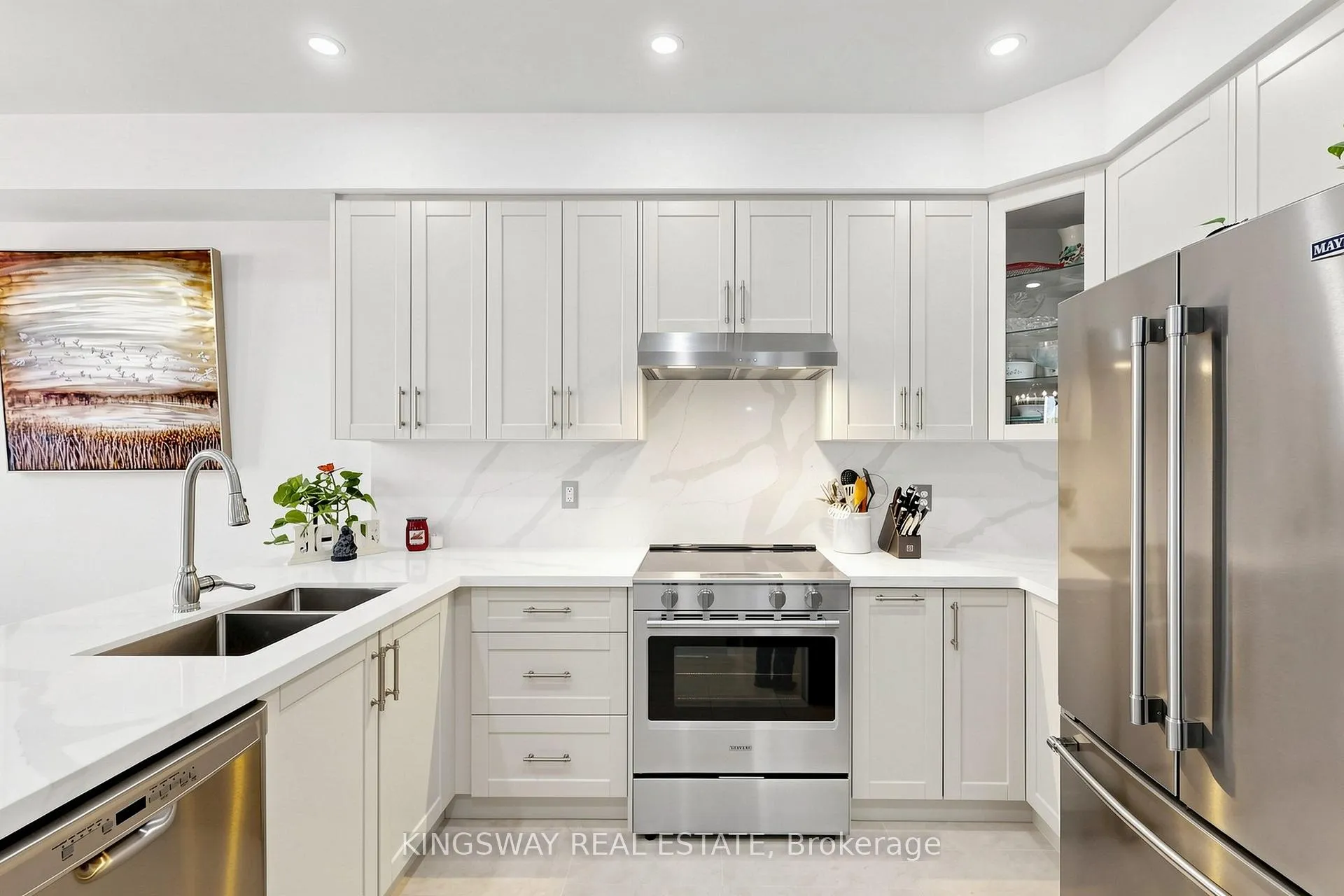 Photo 17 of 20 Chiswick Avenue, Whitby, Brooklin — HOMEH