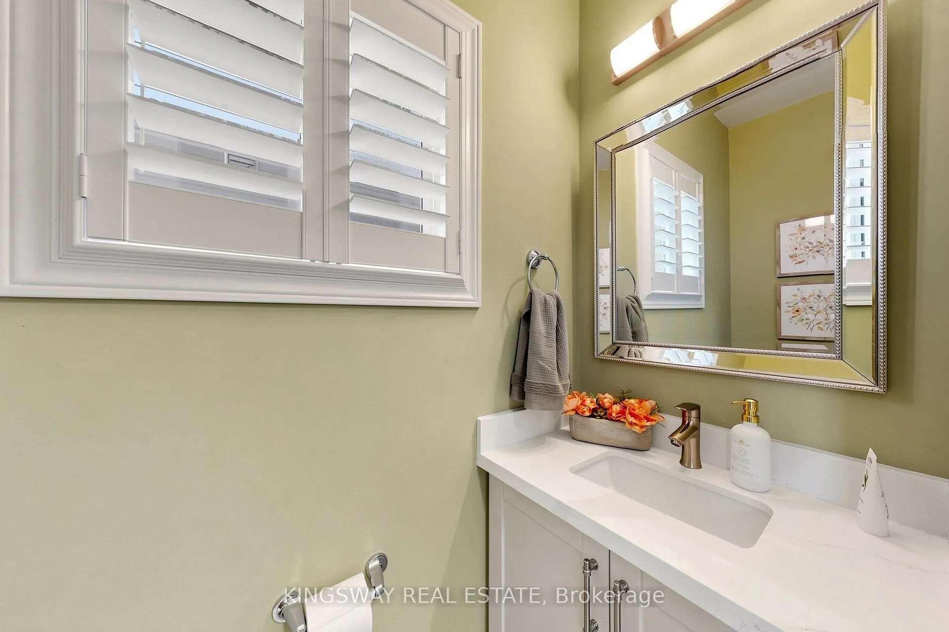 Photo 20 of 20 Chiswick Avenue, Whitby, Brooklin — HOMEH