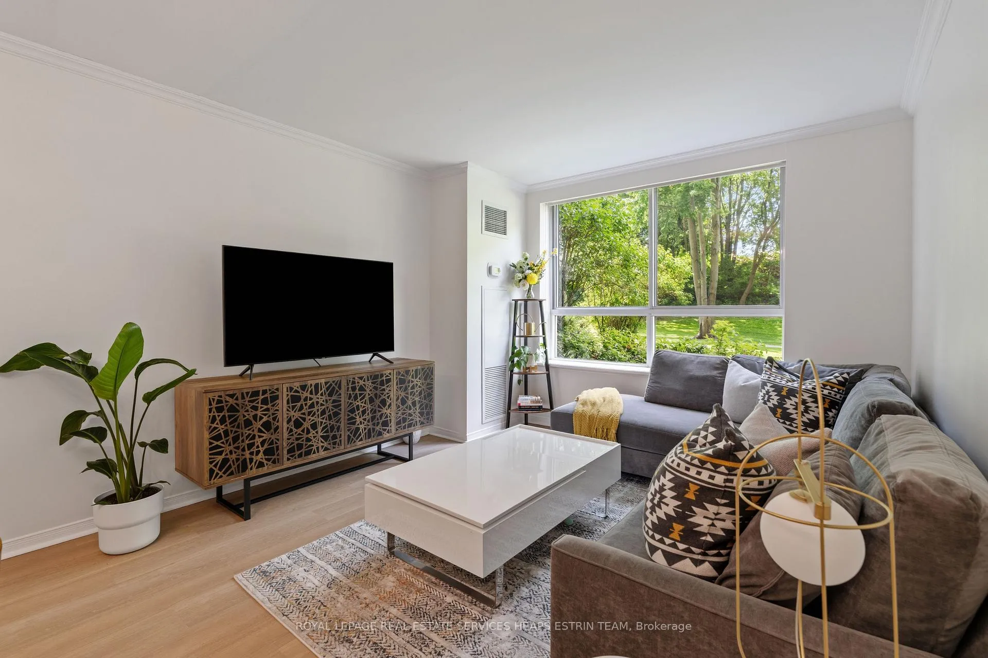 Photo 6 of Unit 111, 1485 Lakeshore Road E, Mississauga, Lakeview — HOMEH