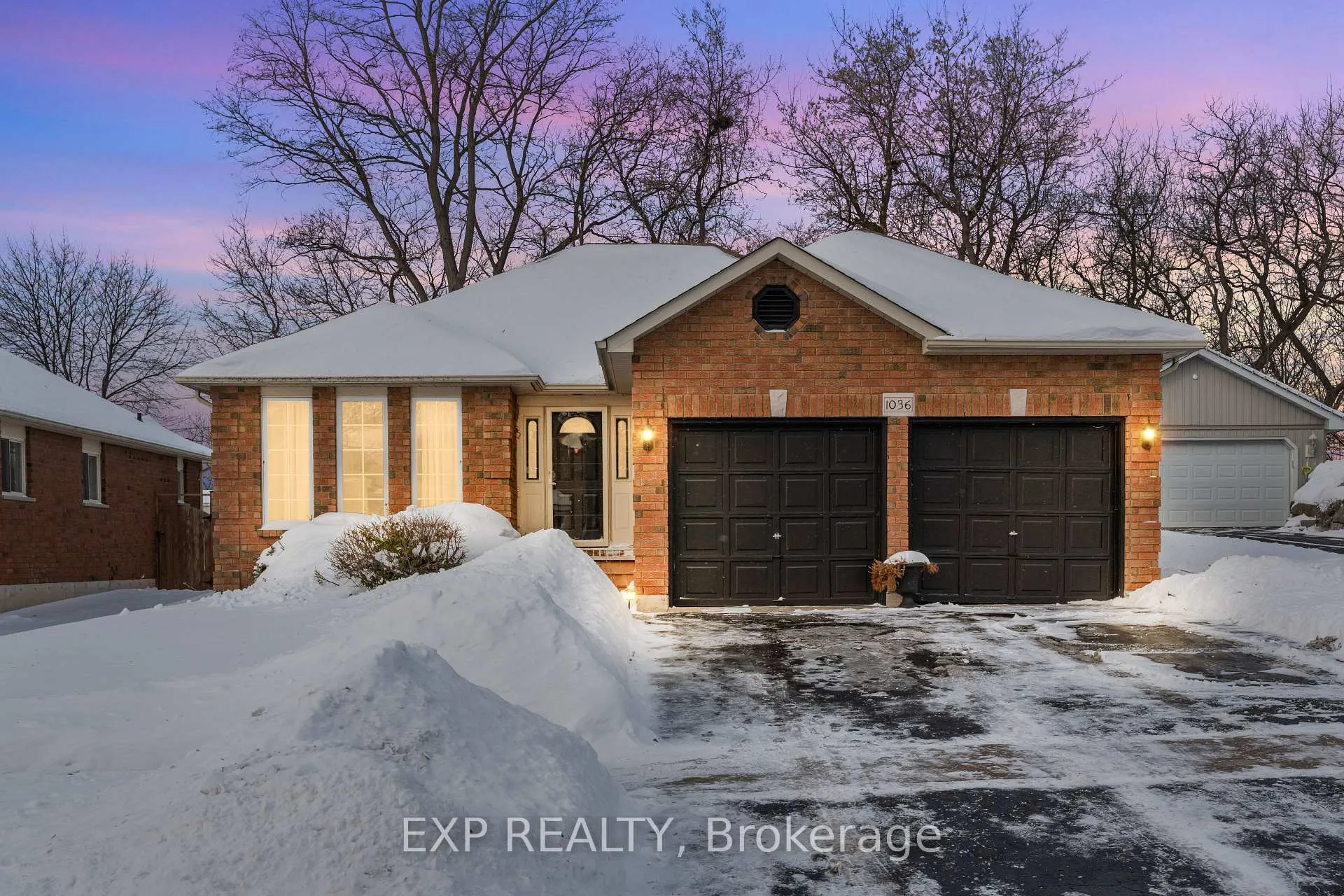 Photo 1 of 1036 Stone Cottage Crescent, Oshawa, Pinecrest — HOMEH