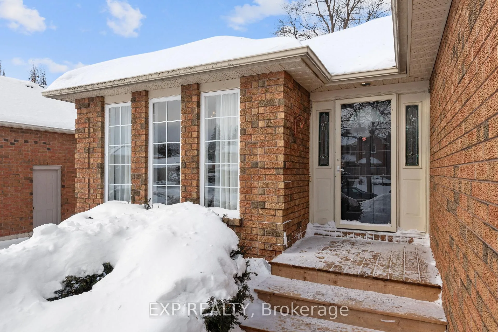 Photo 5 of 1036 Stone Cottage Crescent, Oshawa, Pinecrest — HOMEH